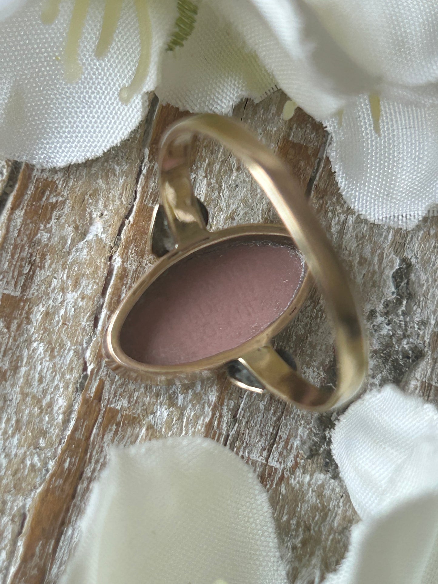 Antique Pink Wedgwood Cameo Ring 9 Carat Yellow Gold