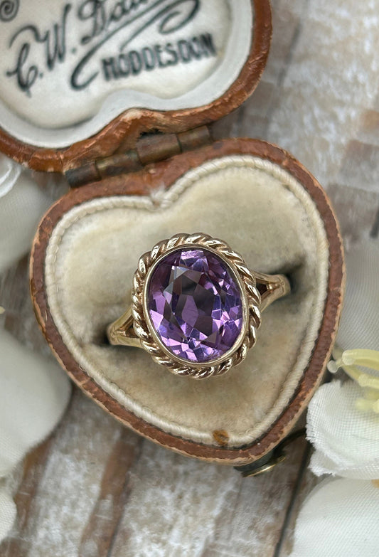 Vintage Amethyst Solitaire Ring 9 Carat Yellow Gold 1977