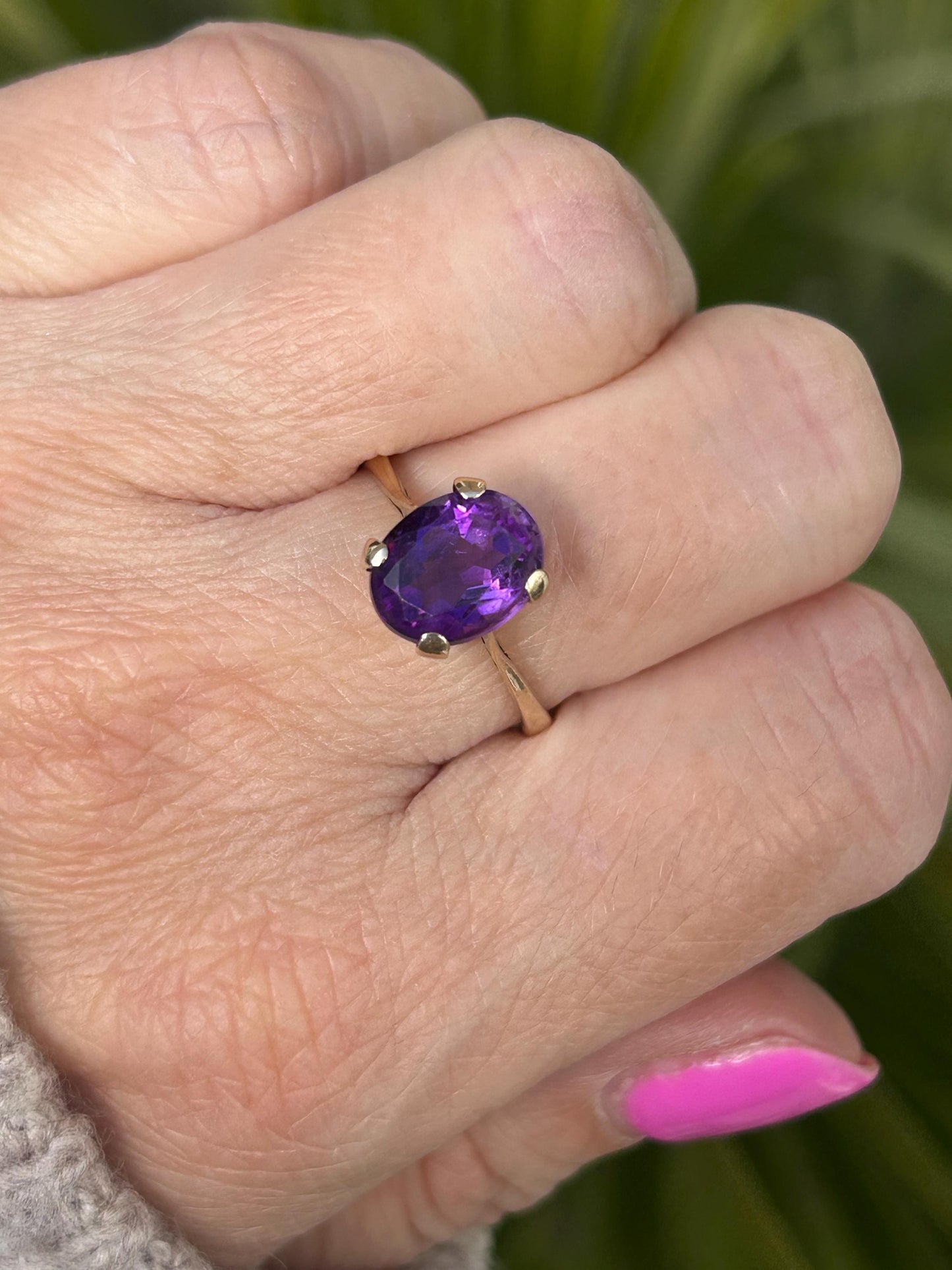 Vintage Oval Amethyst Solitaire Ring 9 Carat Yellow Gold 1979