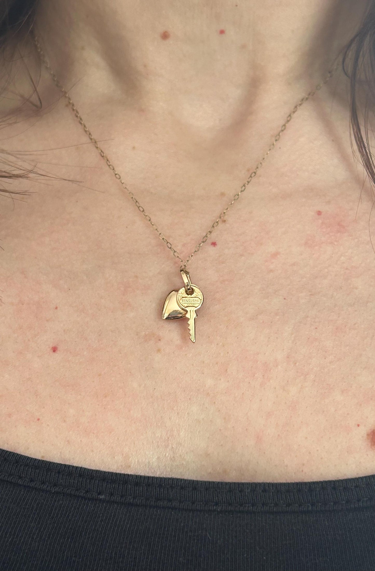 Vintage Heart and Key Pendant Necklace 9 Carat Yellow Gold