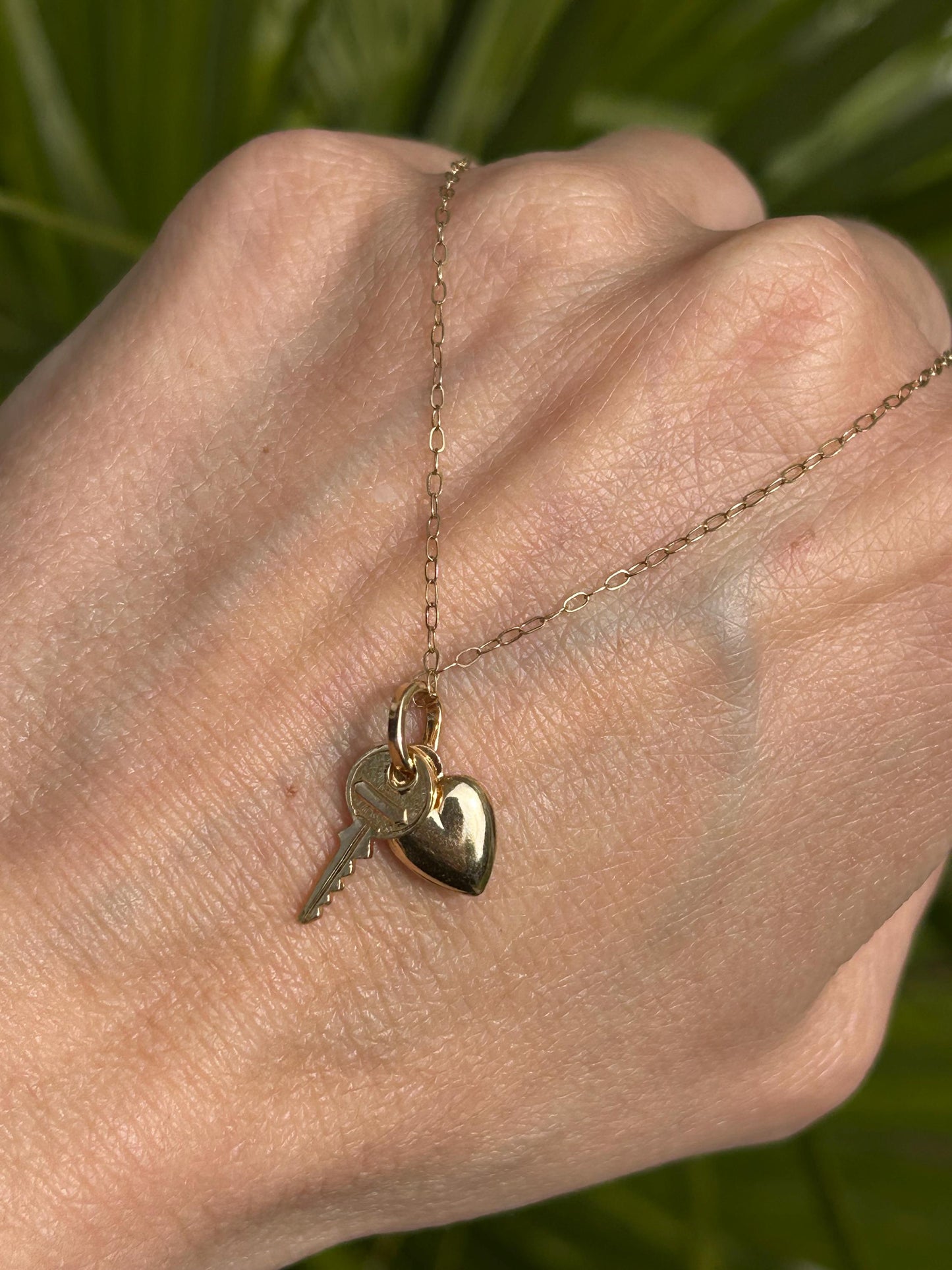 Vintage Heart and Key Pendant Necklace 9 Carat Yellow Gold