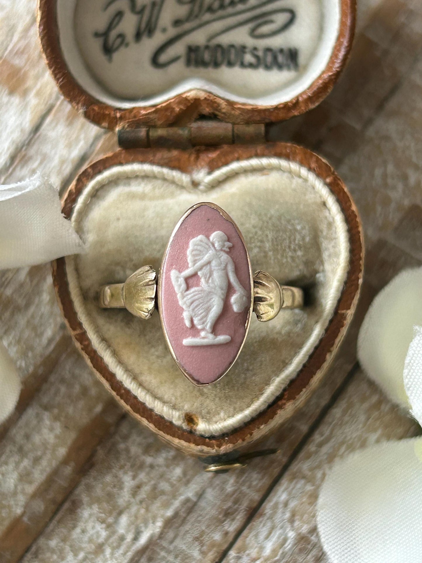 Antique Pink Wedgwood Cameo Ring 9 Carat Yellow Gold