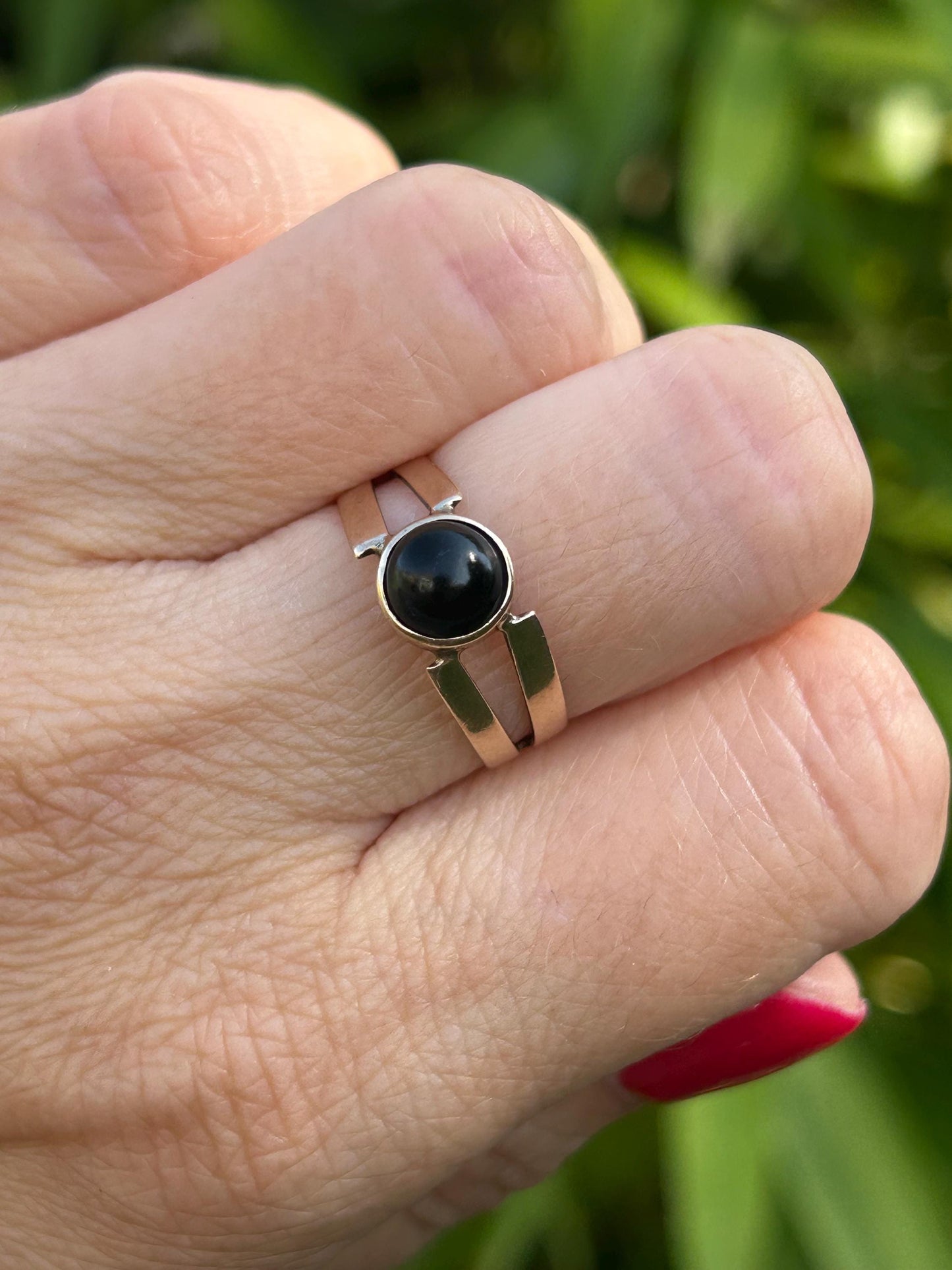 Vintage Onyx Solitaire Ring 9 Carat Yellow Gold 1978