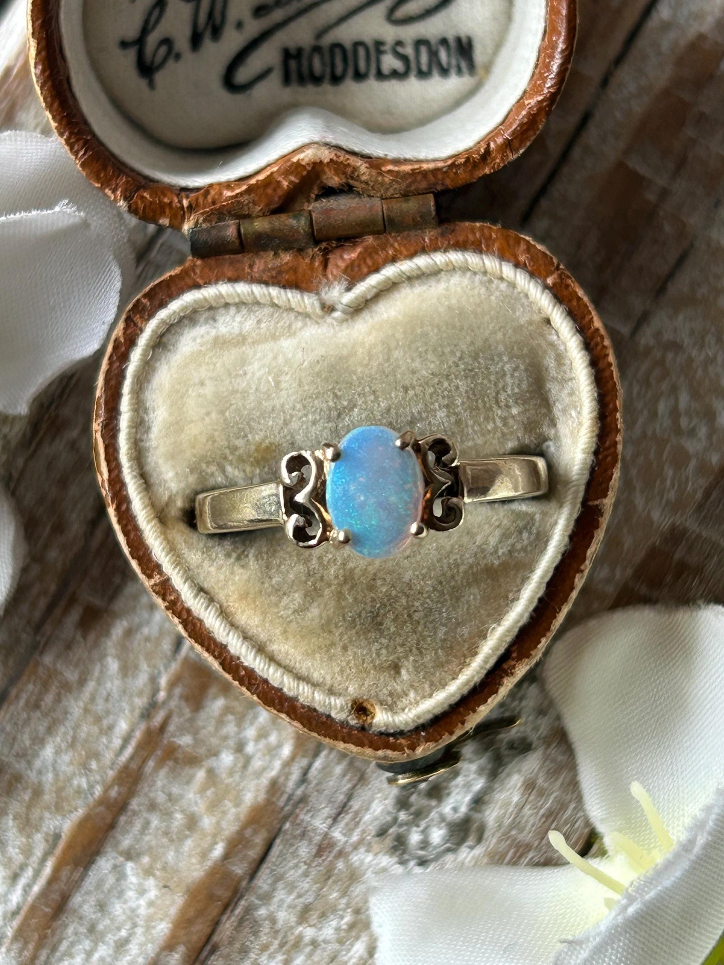 Vintage Opal Solitaire Ring 9 Carat Yellow Gold