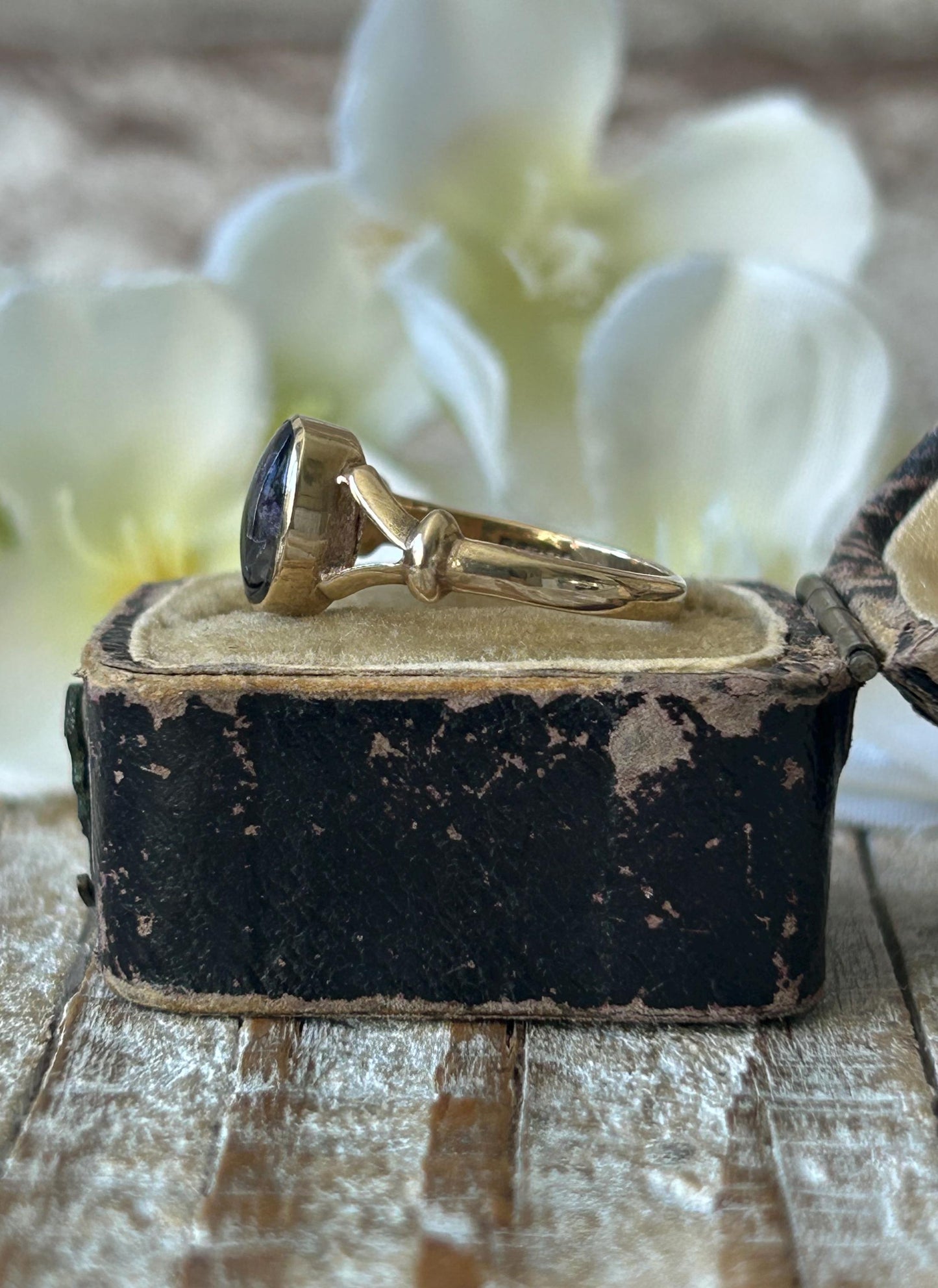 Vintage Blue John Solitaire Ring 9 Carat Yellow Gold 1982