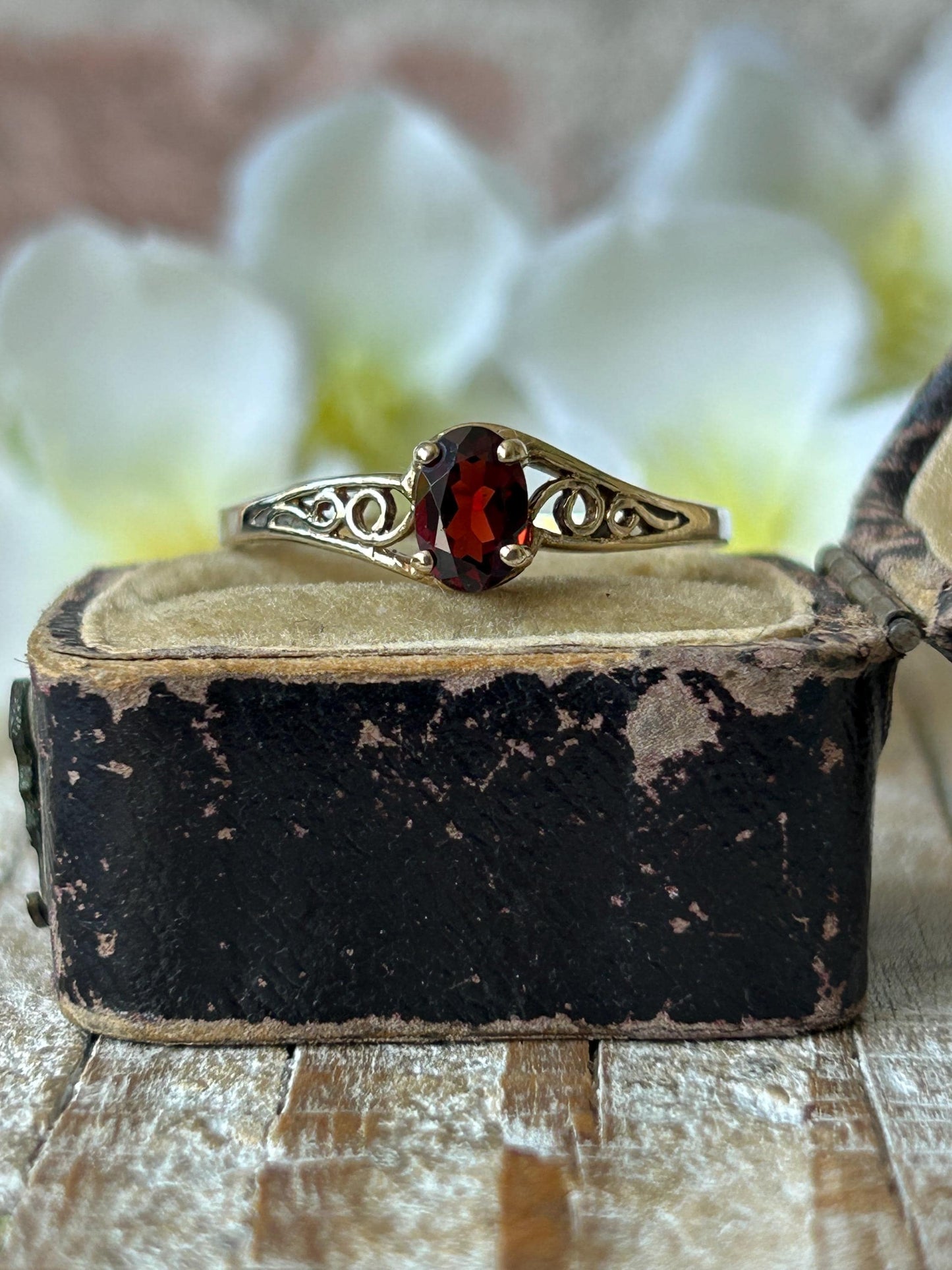 Vintage Garnet Solitaire Bypass Ring 9 Carat Yellow Gold 1994