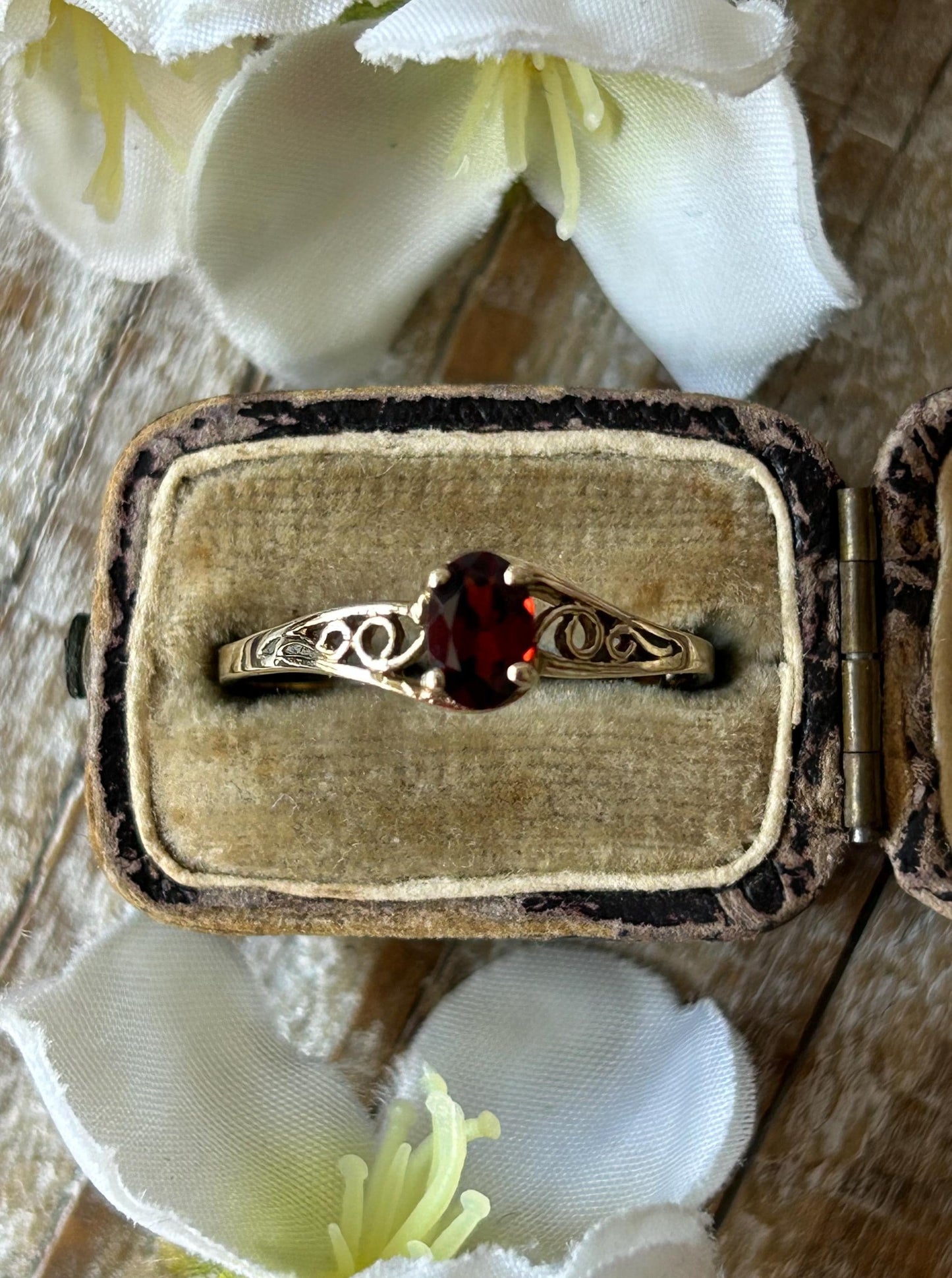 Vintage Garnet Solitaire Bypass Ring 9 Carat Yellow Gold 1994