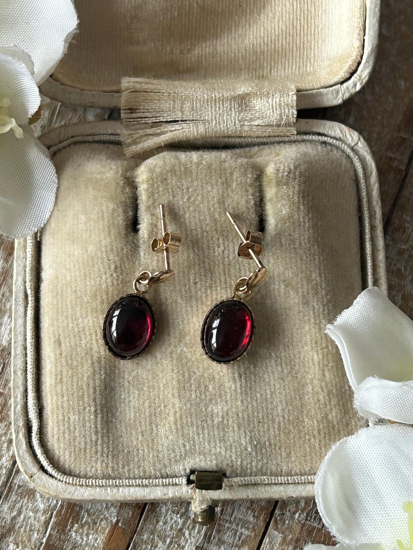 Vintage Oval Garnet Dangle Earrings 9 Carat Yellow Gold