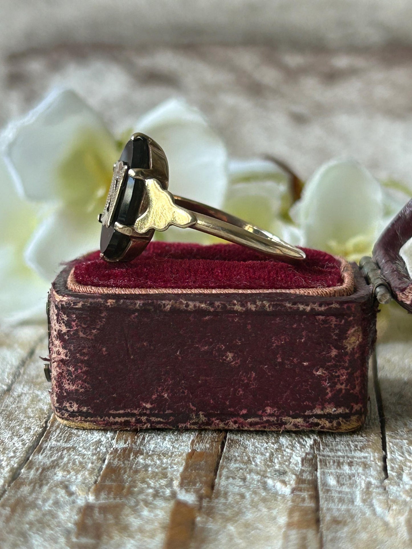 Antique Onyx Initial N Statement Ring 9 Carat Yellow Gold