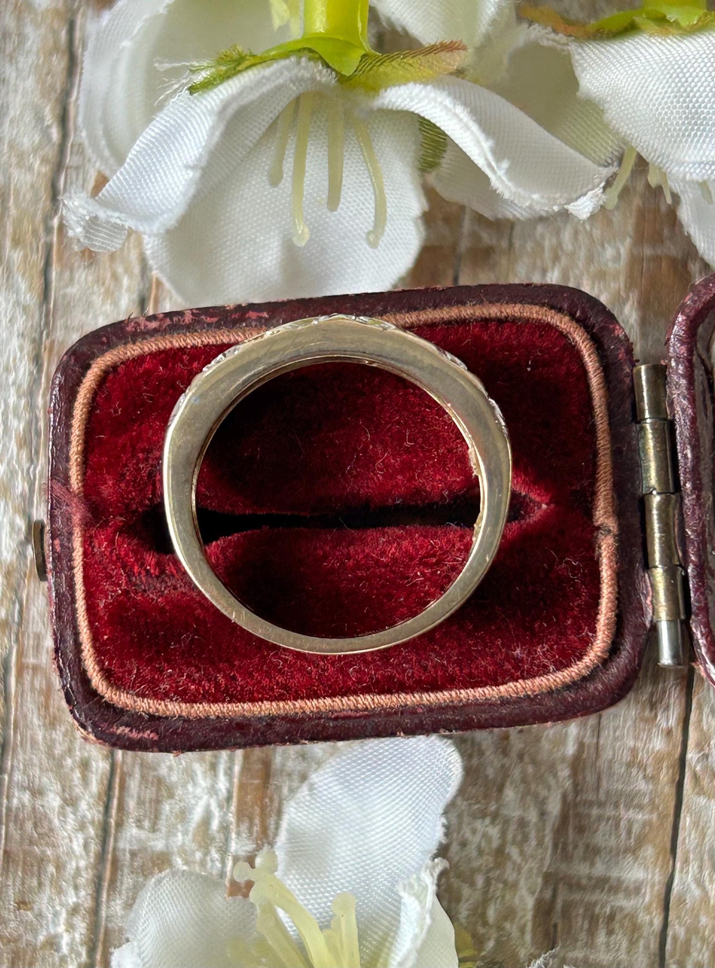 Vintage Sapphire and Diamond Daisy Band Ring 9 Carat Yellow Gold