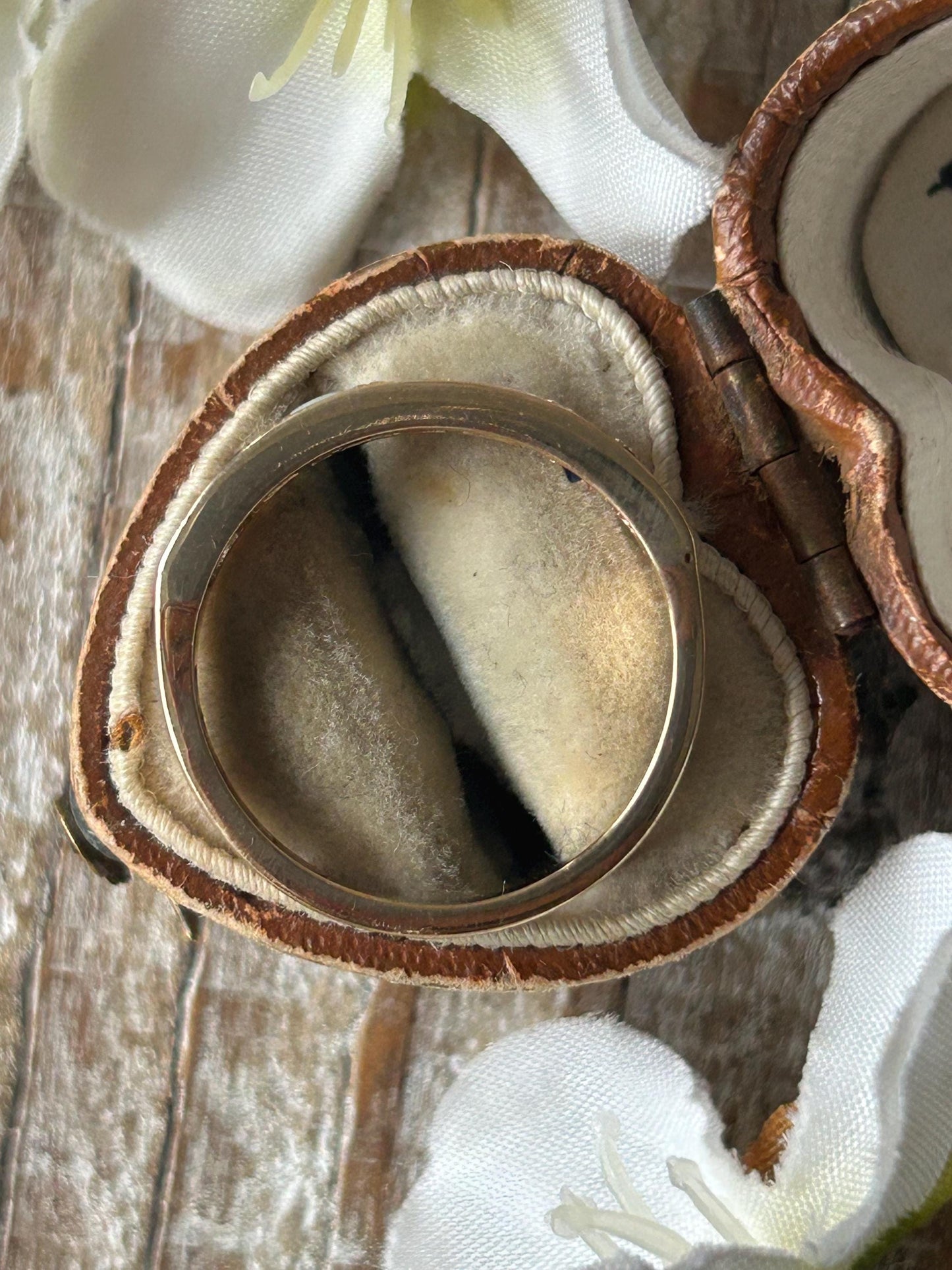 Vintage Sapphire and Opal Band Ring 9 Carat Yellow Gold 1977