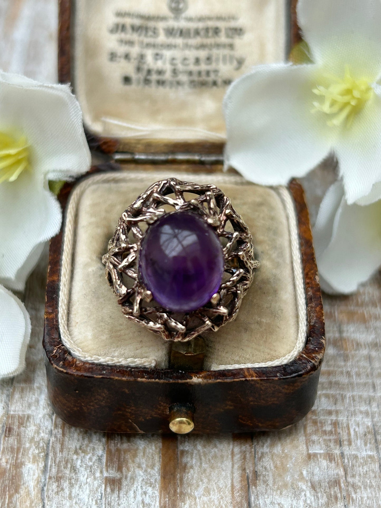 Vintage Amethyst Brutalist Statement Ring 9 Carat Yellow Gold 1969