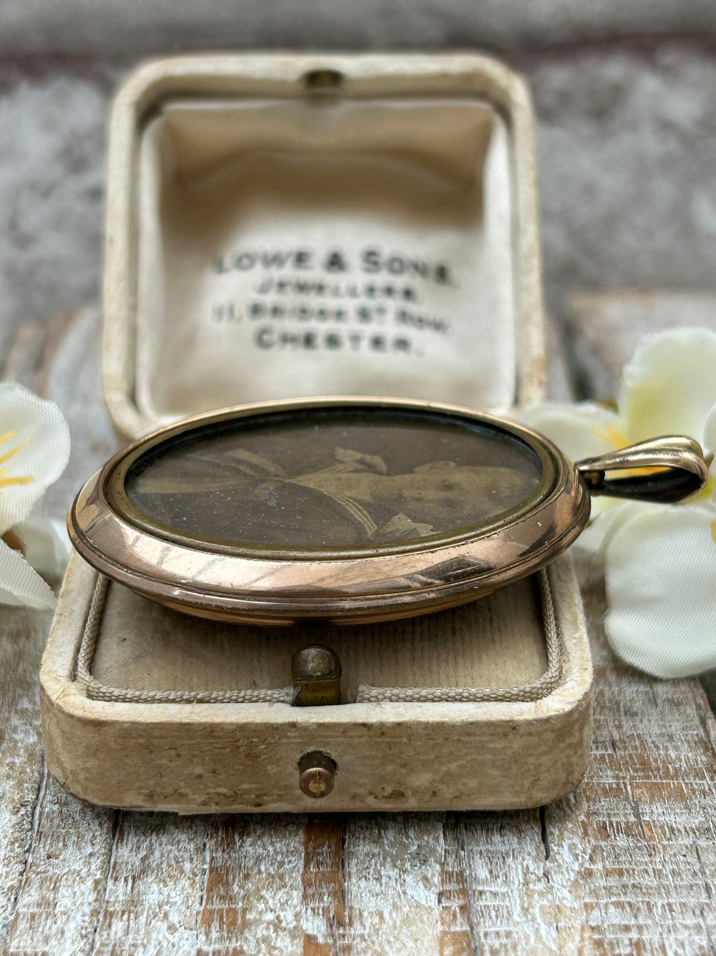 Antique Large Oval Rolled Gold Photo Locket Pendant