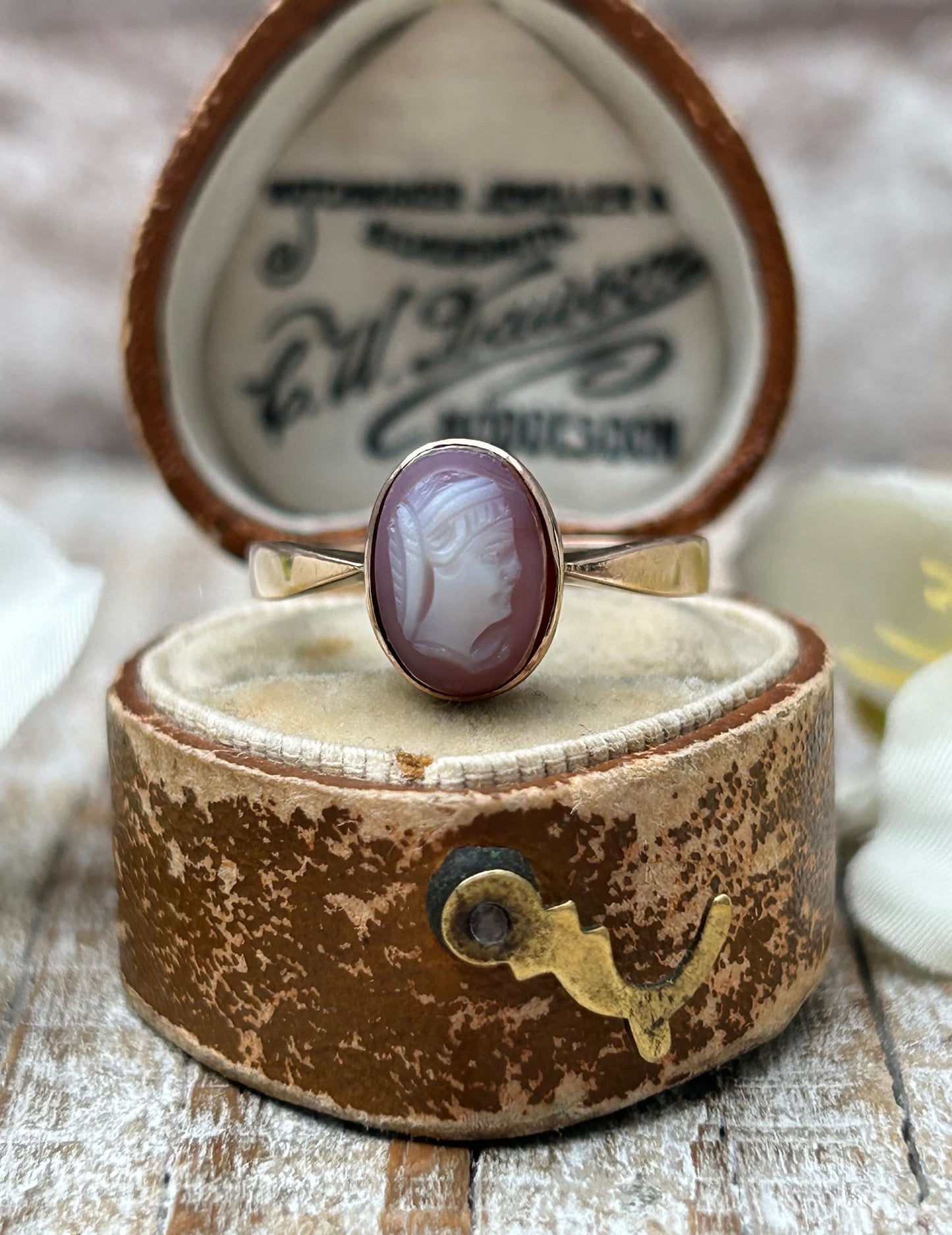 Antique Edwardian Agate Cameo Ring 9 Carat Gold