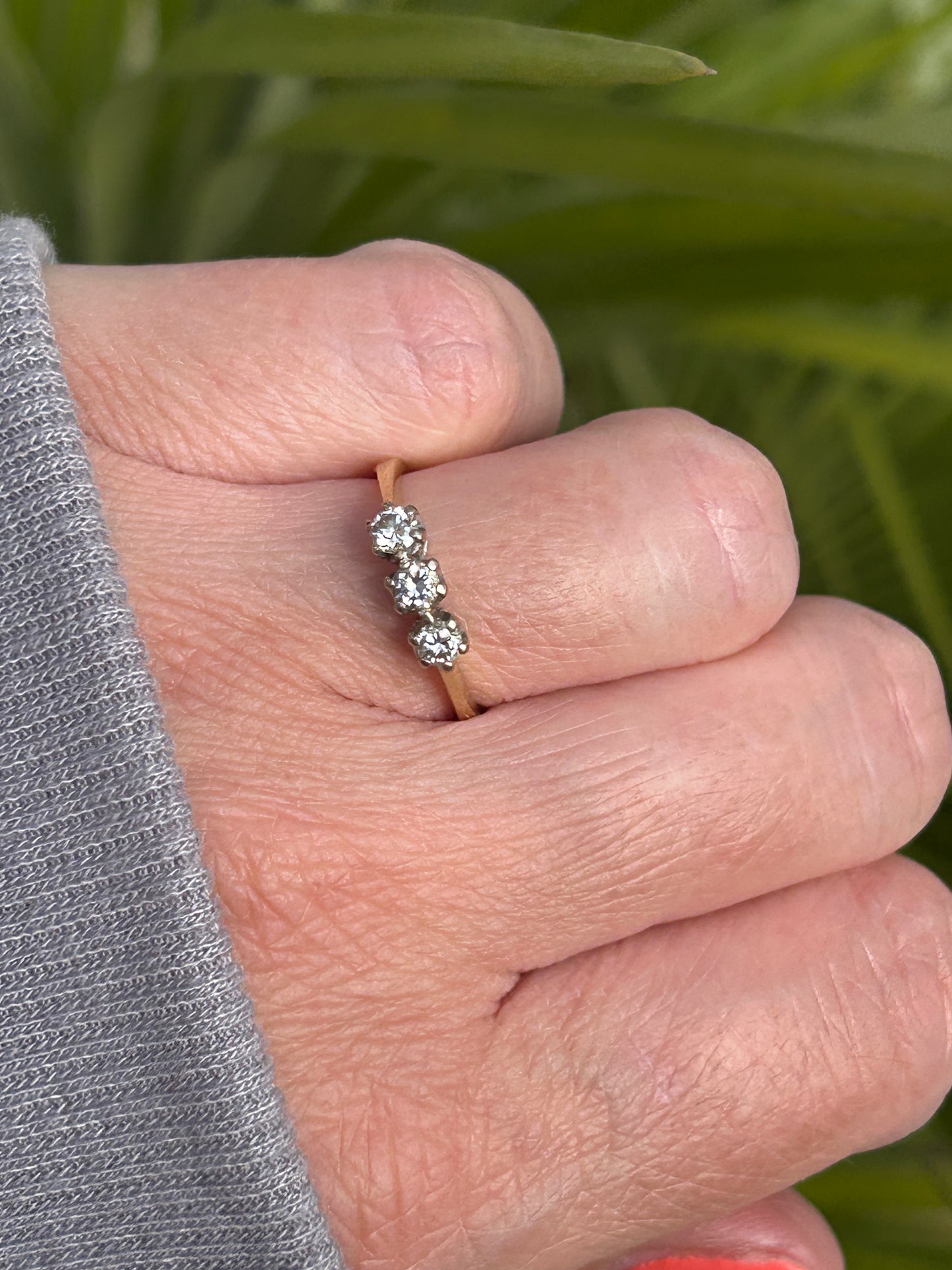 Vintage Three Stone Diamond Ring 18 Carat Yellow Gold 1984