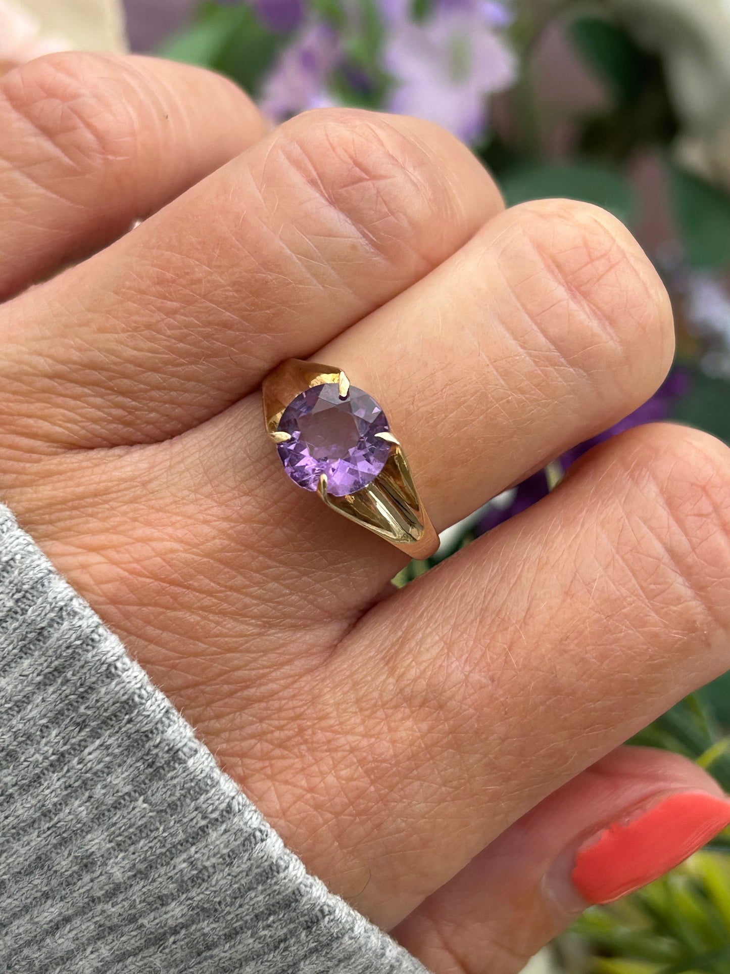 Vintage Amethyst Solitaire Ring 9 Carat Yellow Gold 1976