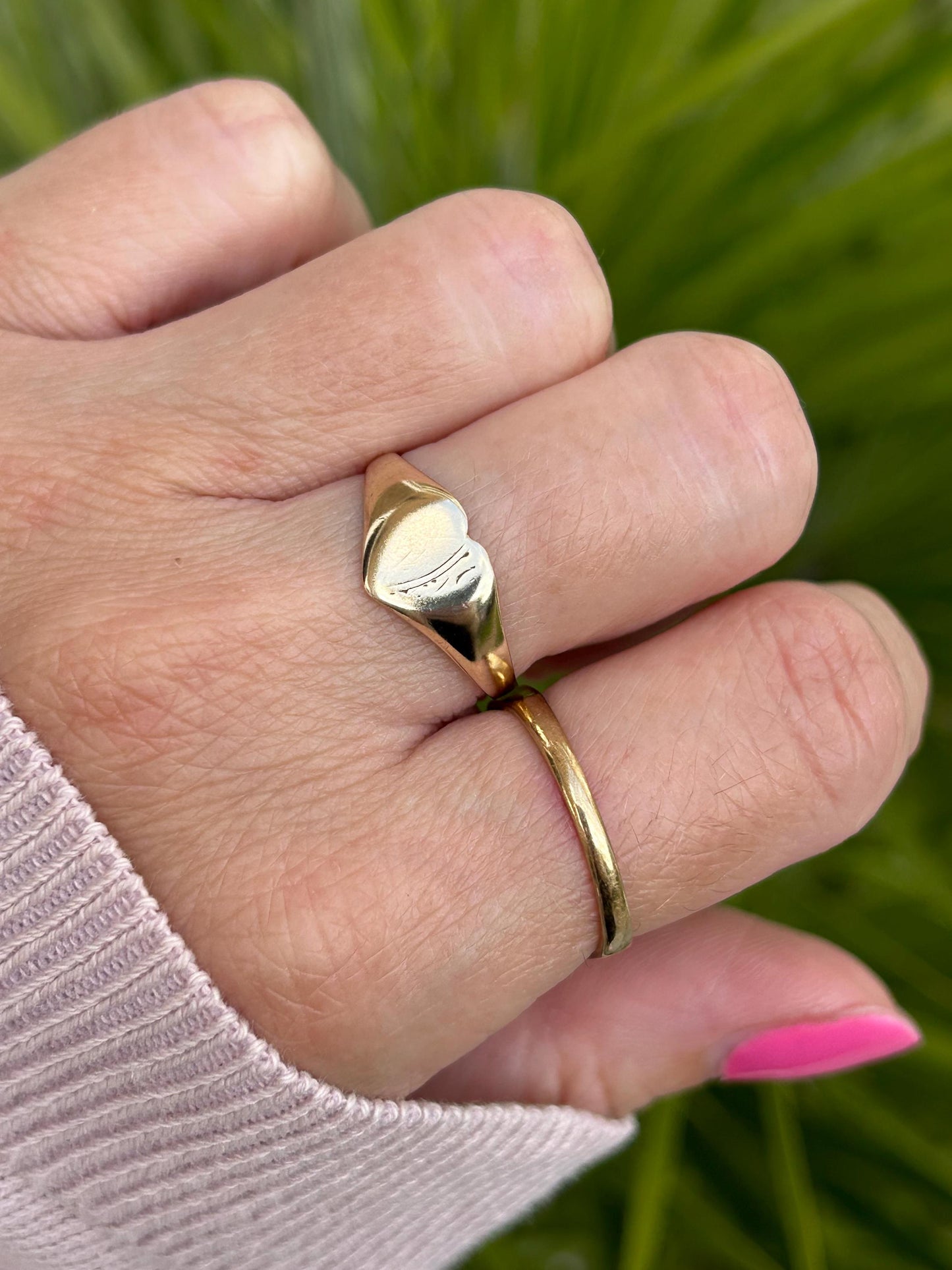 Vintage Engraved Heart Signet Ring 9 Carat Yellow Gold 1969