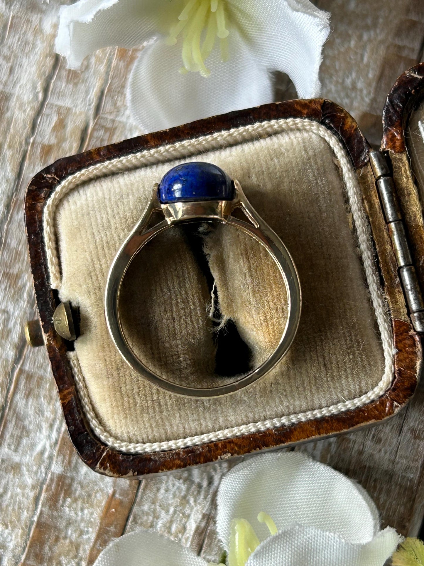 Vintage Oval Lapis Lazuli Solitaire Ring 9 Carat Yellow Gold