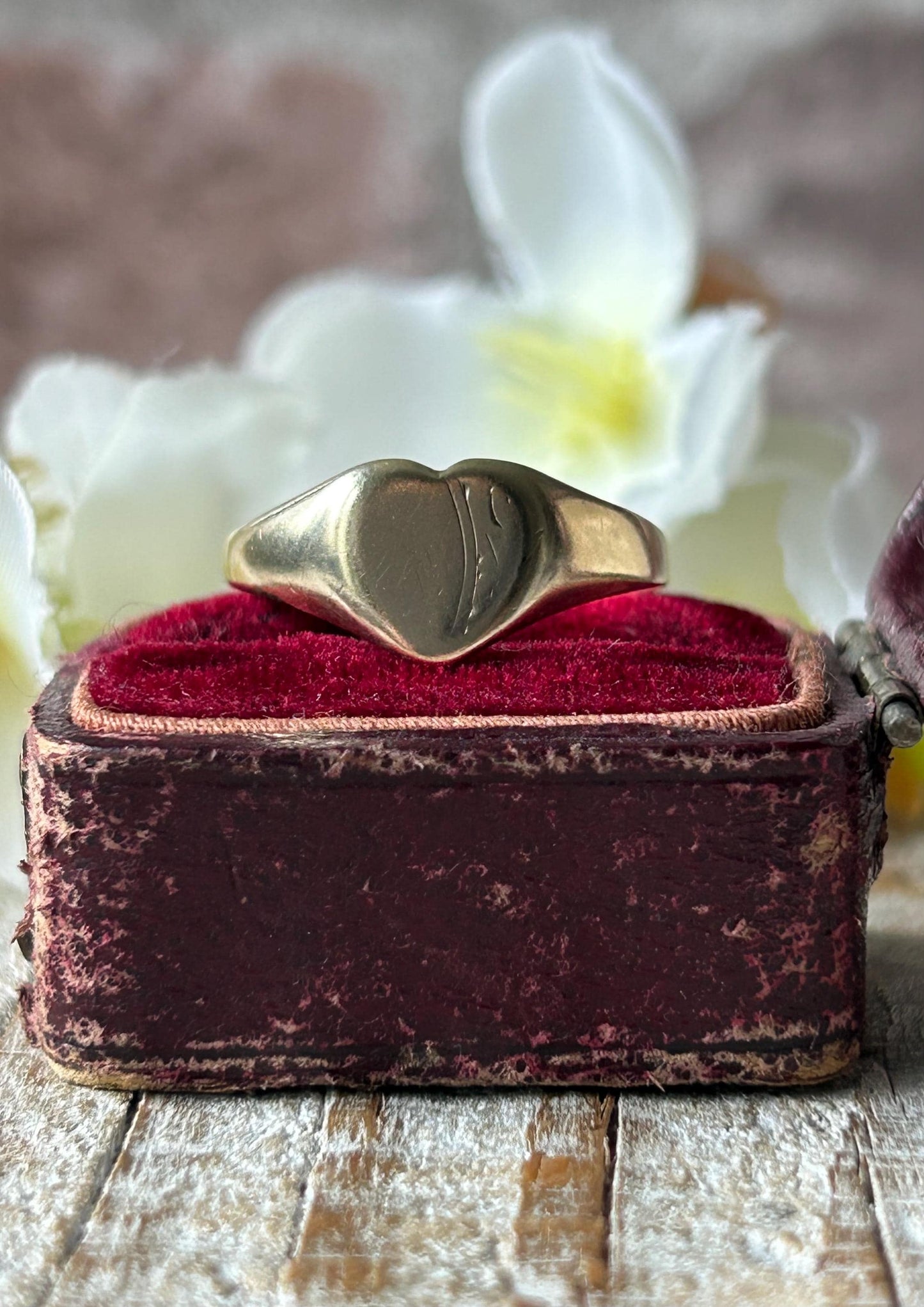 Vintage Engraved Heart Signet Ring 9 Carat Yellow Gold 1969