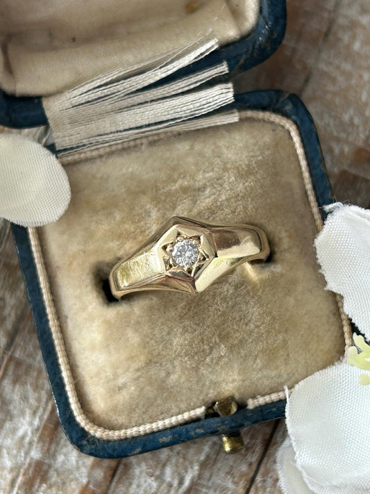 Vintage Star Set Diamond Signet Ring 14 Carat Yellow Gold