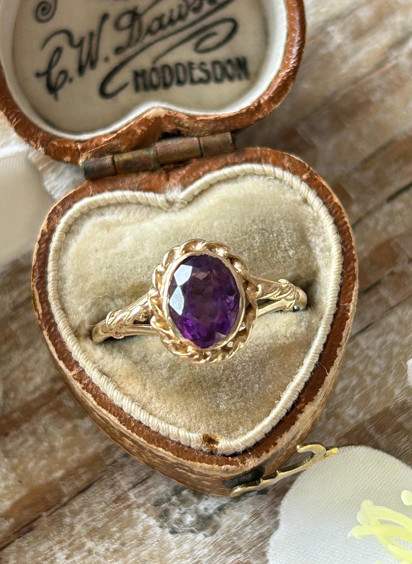 Vintage Amethyst Solitaire Ring 9 Carat Yellow Gold 1985