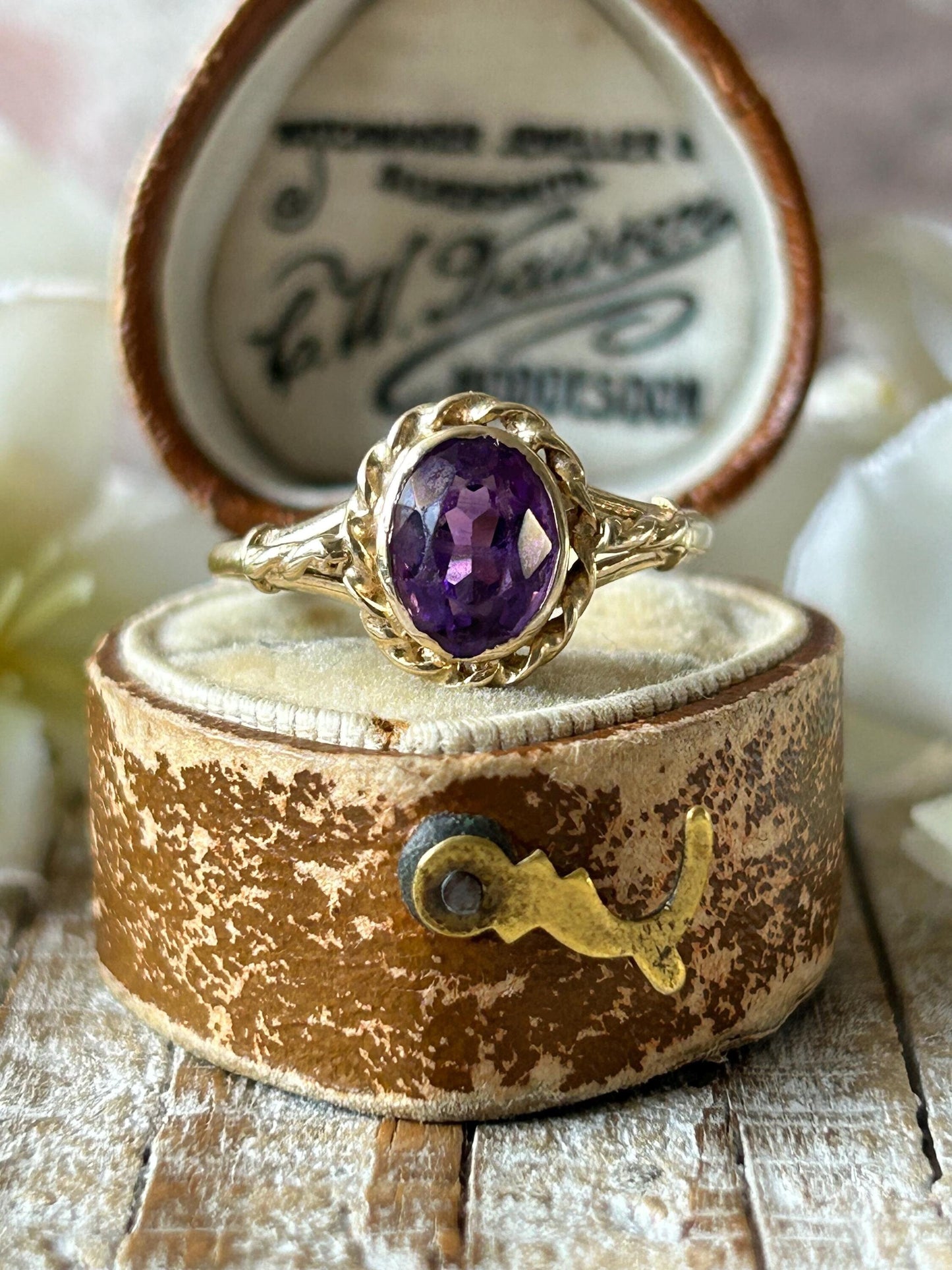 Vintage Amethyst Solitaire Ring 9 Carat Yellow Gold 1985