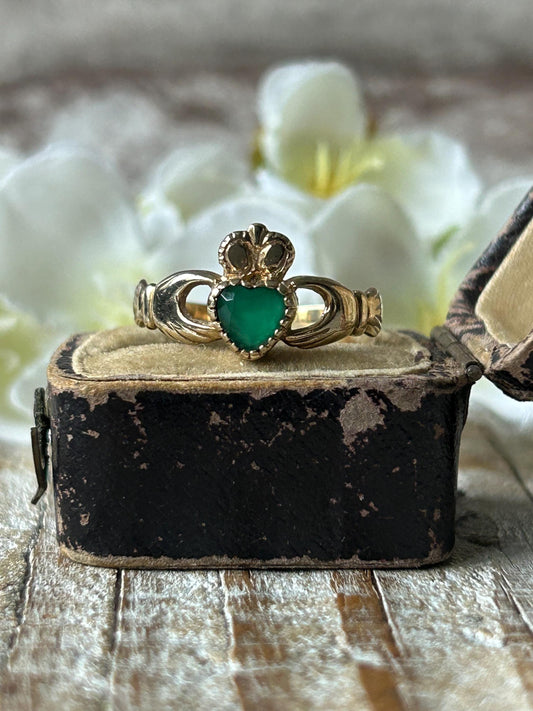 Vintage Chrysoprase Heart Claddagh Ring 9 Carat Gold 1991