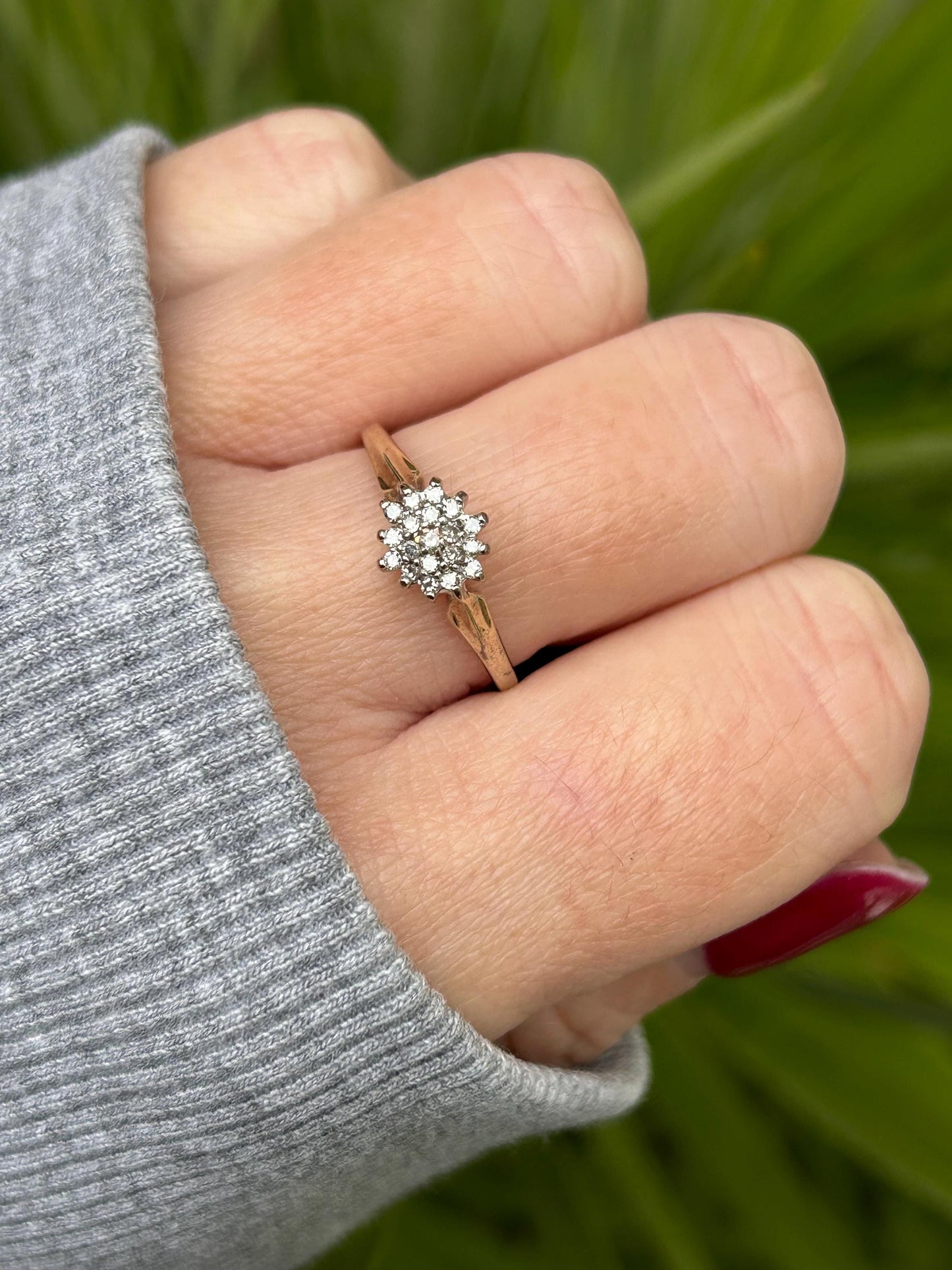 Vintage Dainty Diamond Starburst Cluster Ring 9 Carat Yellow Gold