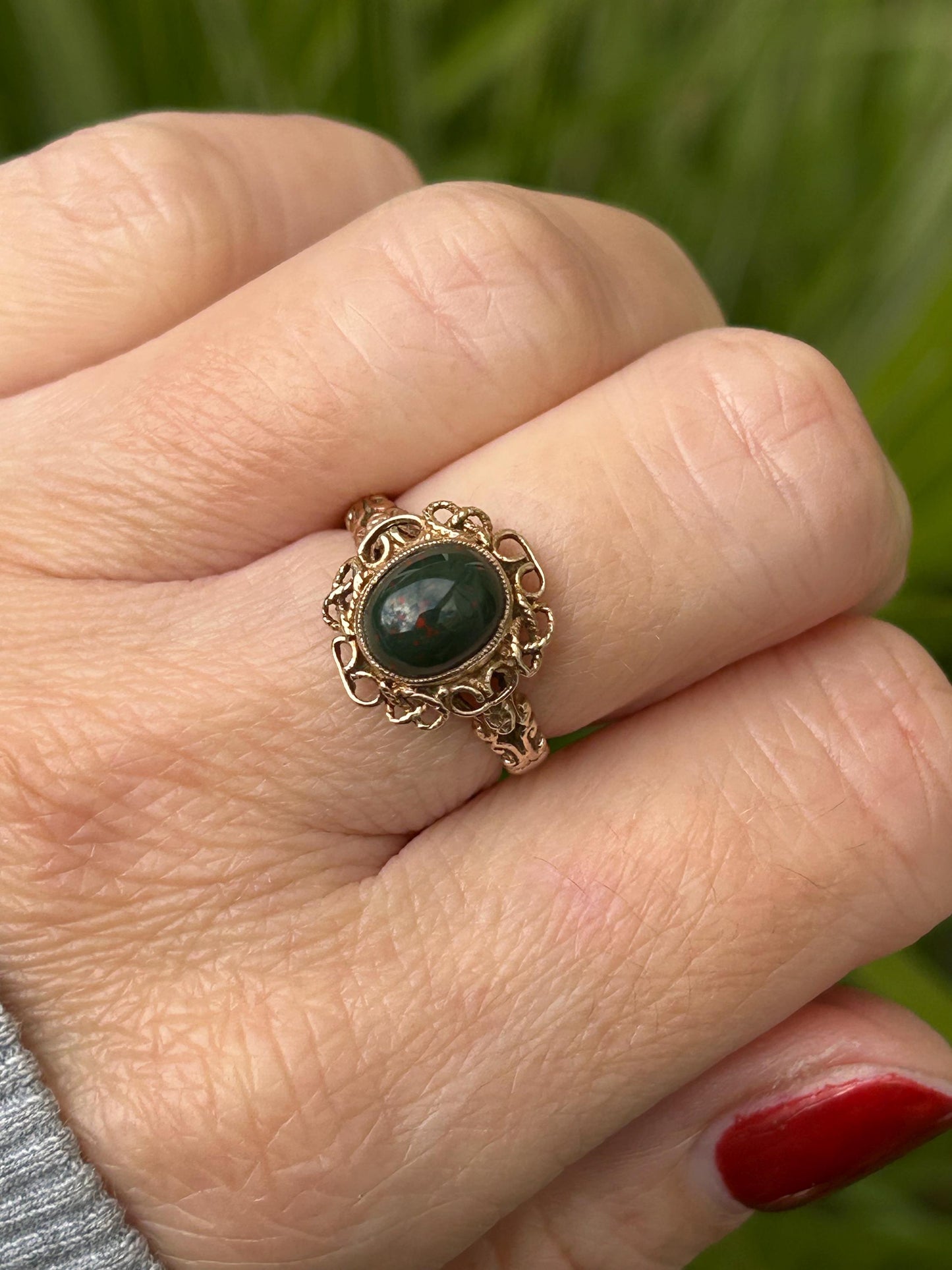 Vintage Ornate Bloodstone Solitaire Ring 9 Carat Yellow Gold