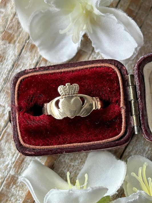 Vintage Claddagh Ring 9 Carat Yellow Gold