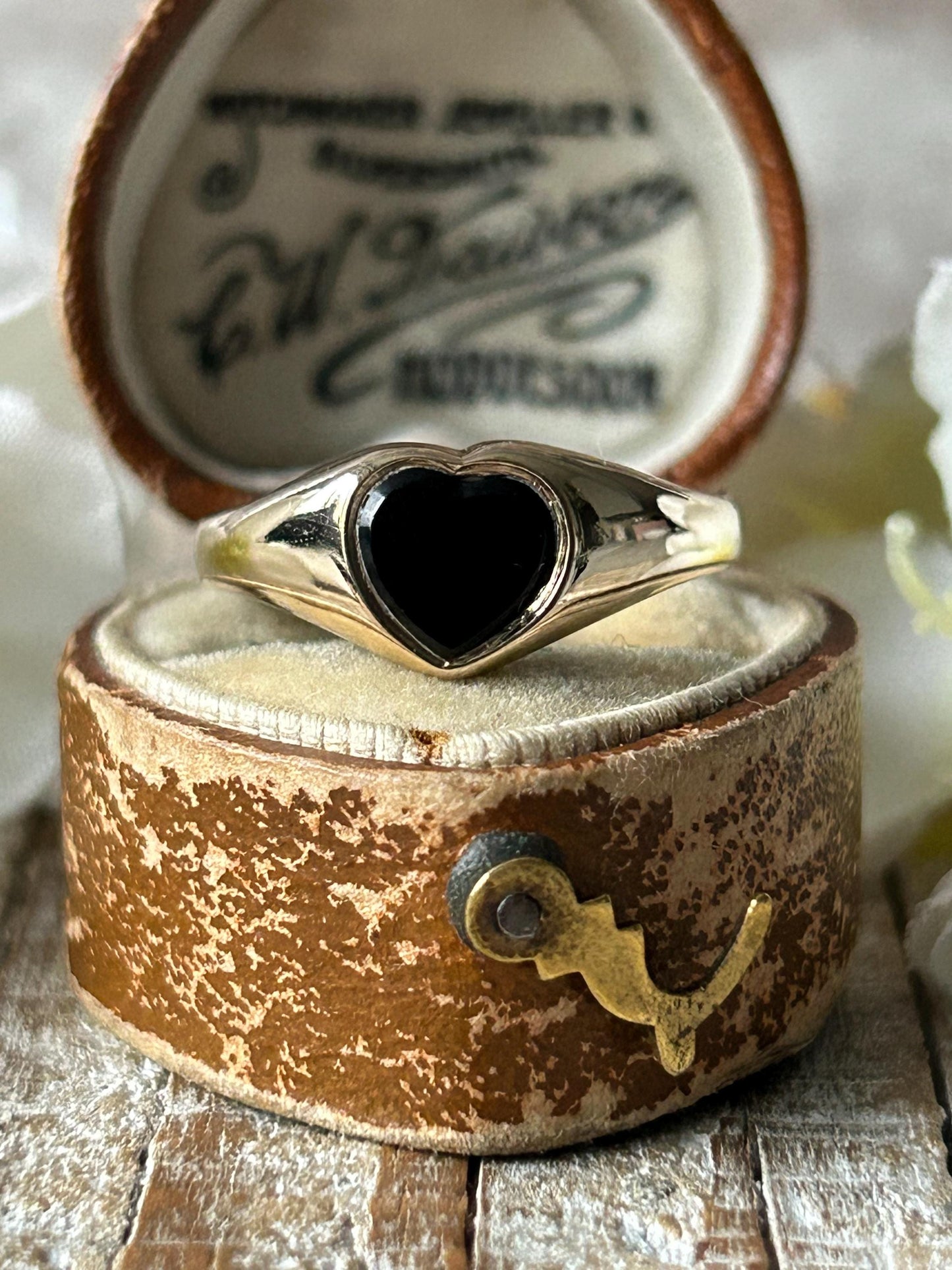 Vintage Onyx Heart Signet Ring 9 Carat Yellow Gold