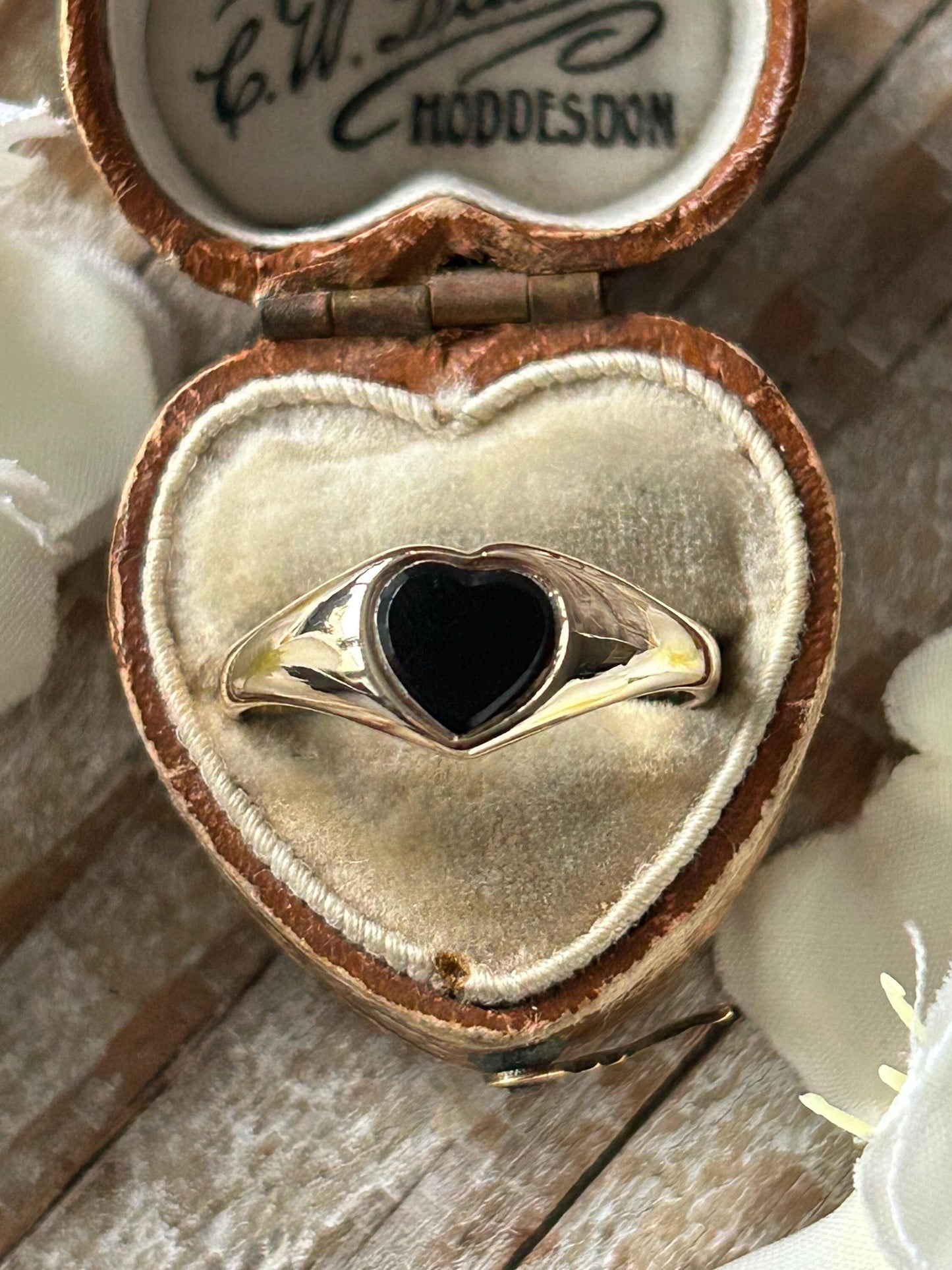 Vintage Onyx Heart Signet Ring 9 Carat Yellow Gold