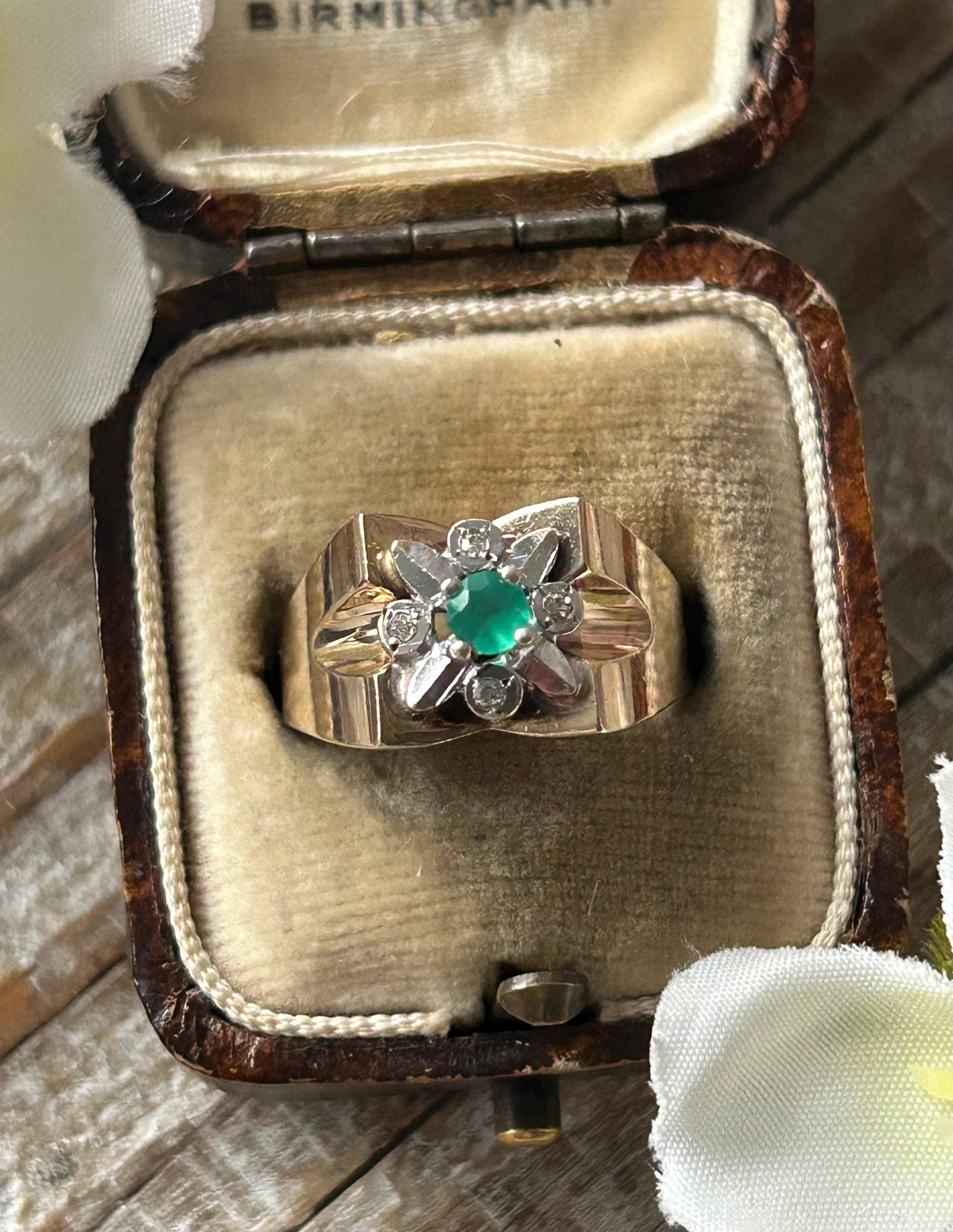 Vintage Chrysoprase and Diamond Daisy Statement Ring 9 Carat Yellow Gold 1973