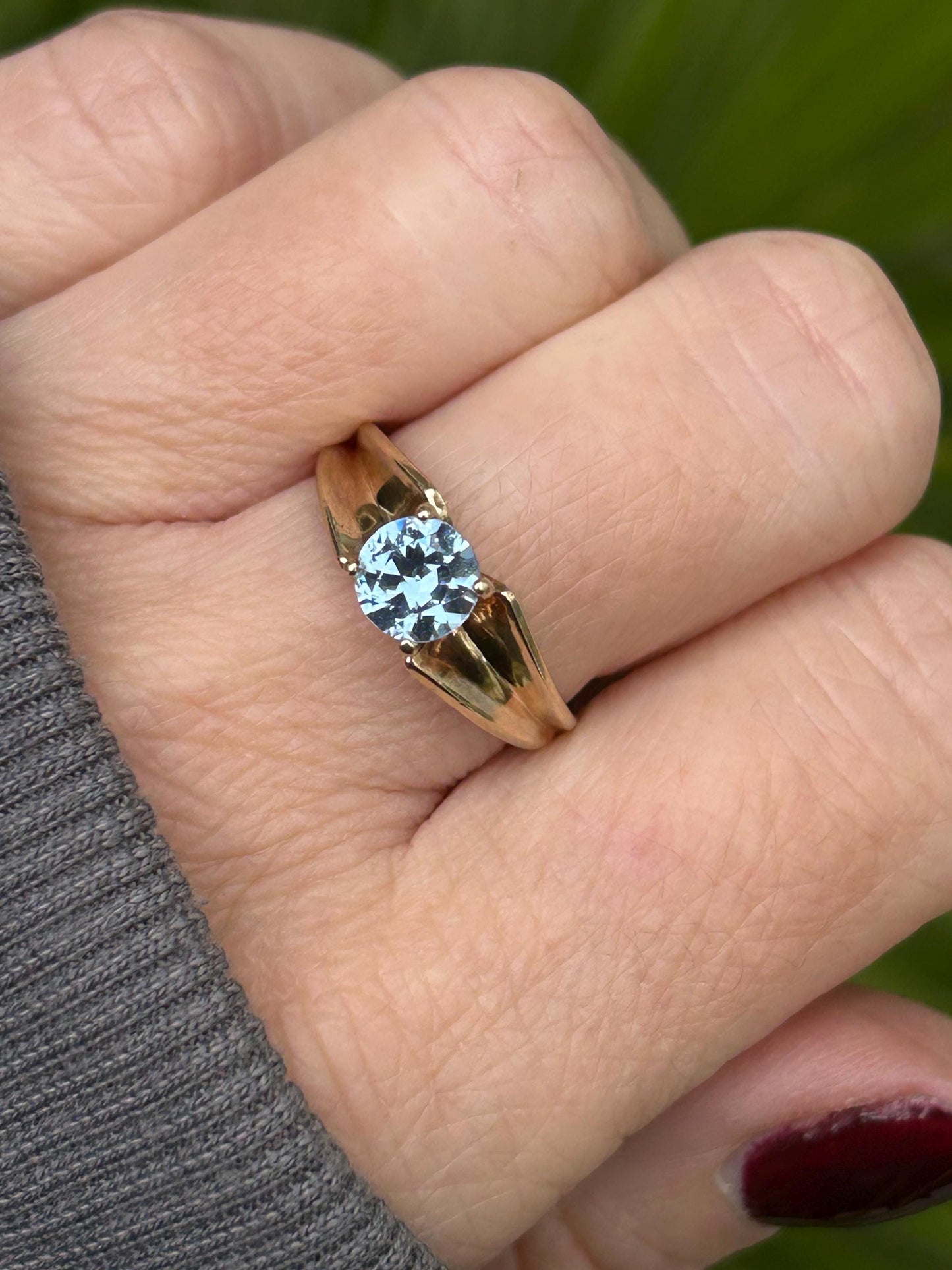 Vintage Sky Blue Spinel Solitaire Ring 9 Carat Yellow Gold