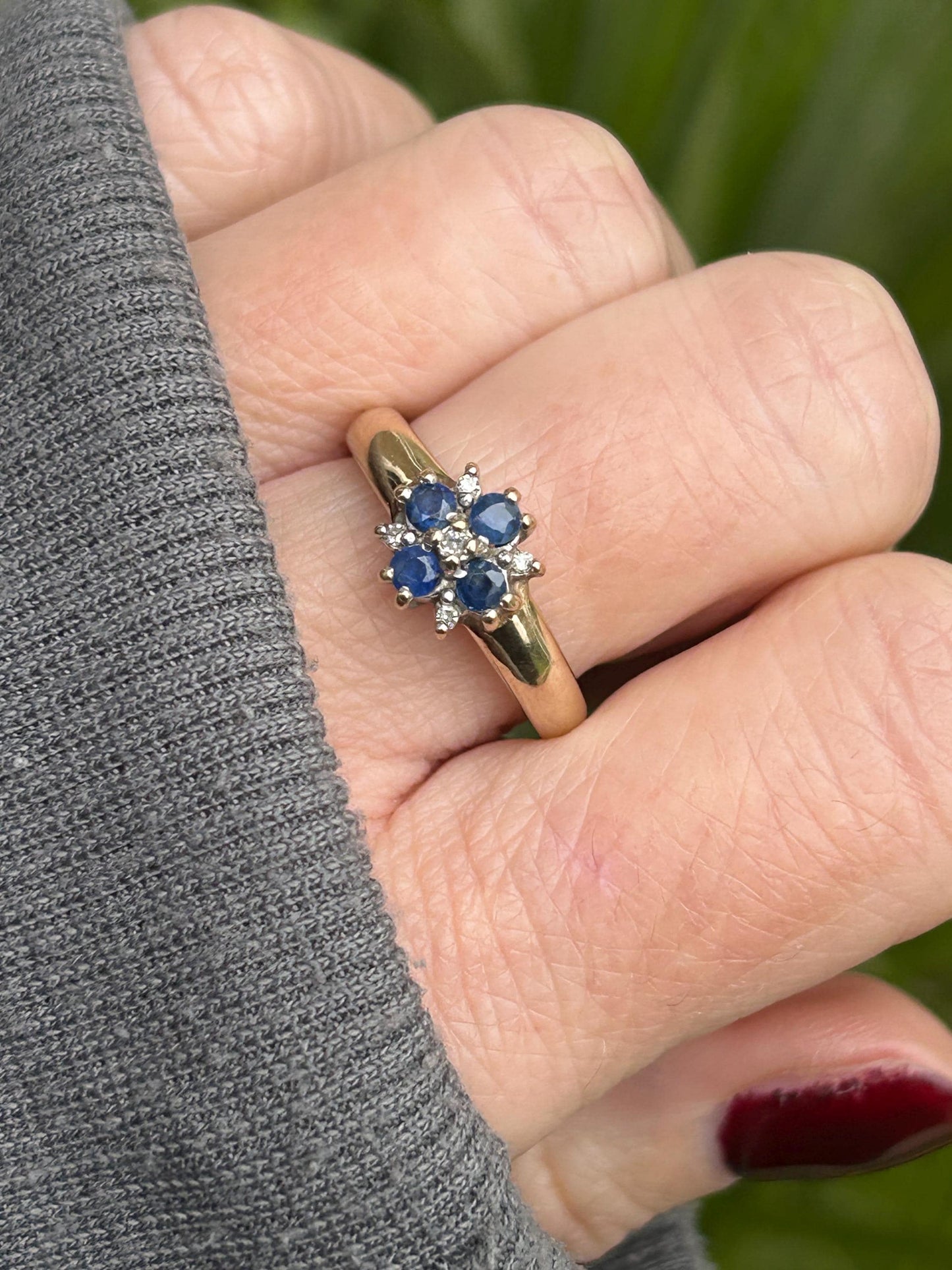 Vintage Sapphire and Diamond Cluster Ring 9 Carat Yellow Gold