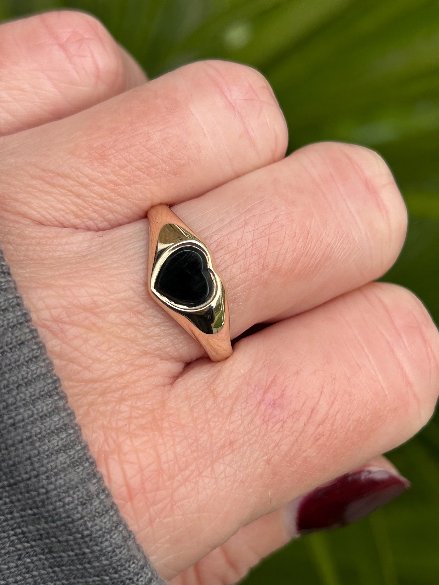 Vintage Onyx Heart Signet Ring 9 Carat Yellow Gold