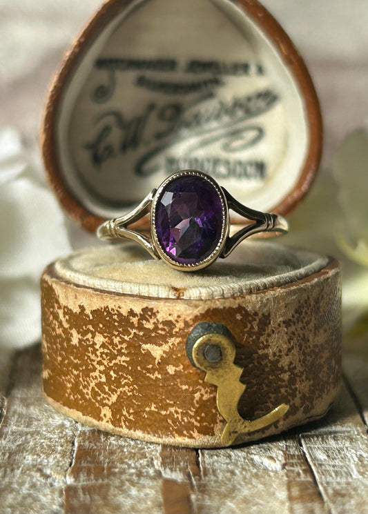 Vintage Oval Amethyst Solitaire Ring 9 Carat Yellow Gold 1988