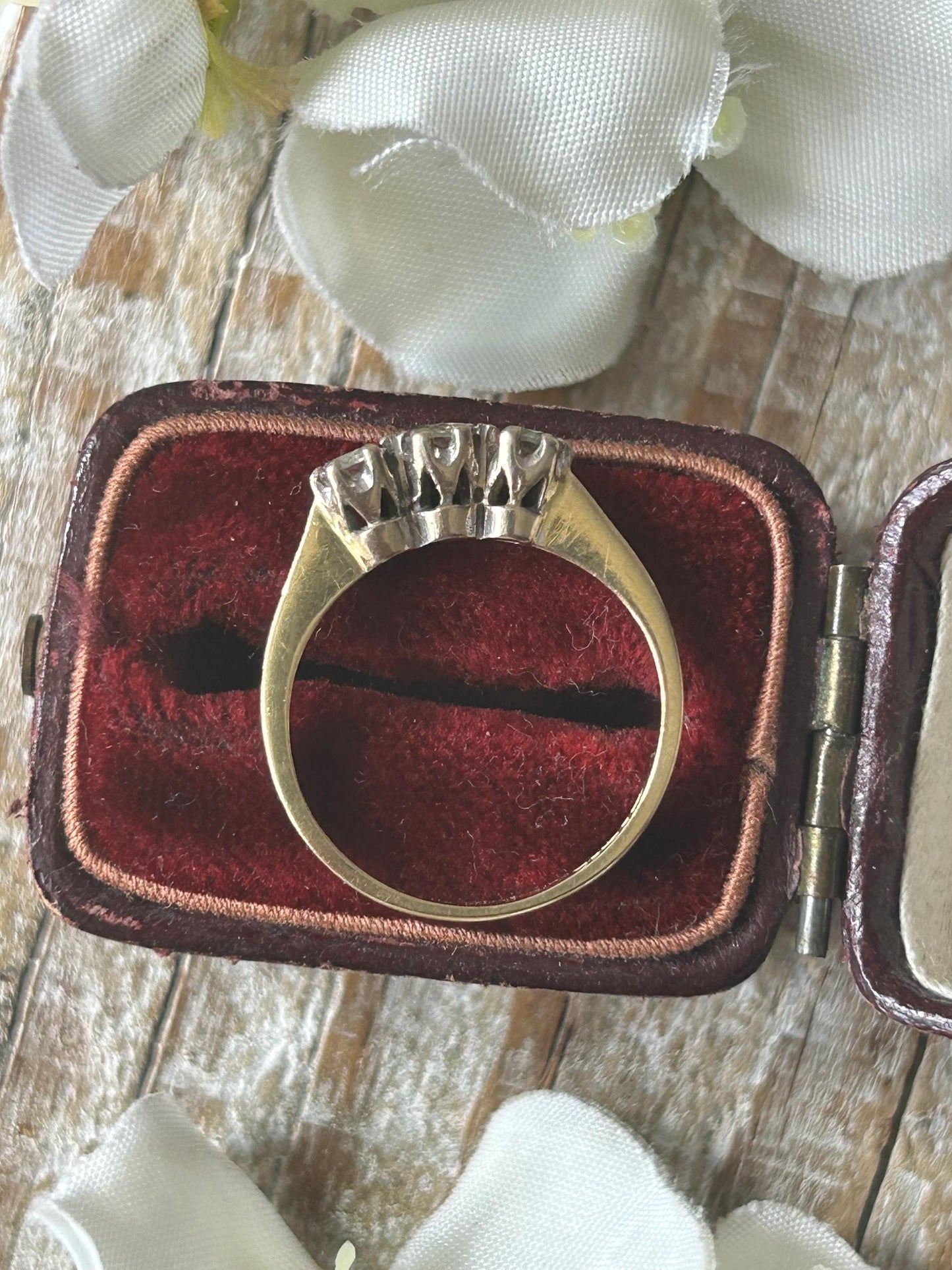 Vintage Three Stone Diamond Ring 18 Carat Yellow Gold 1984