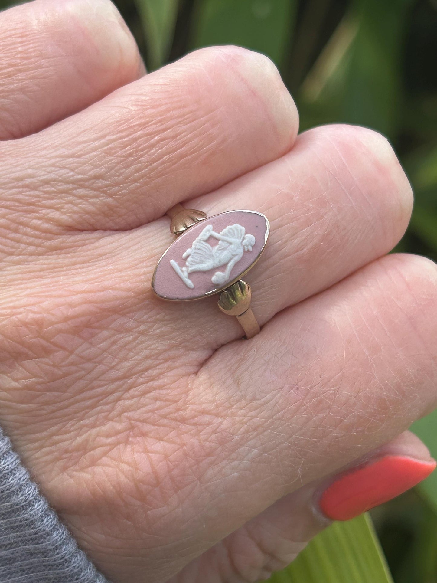 Antique Pink Wedgwood Cameo Ring 9 Carat Yellow Gold