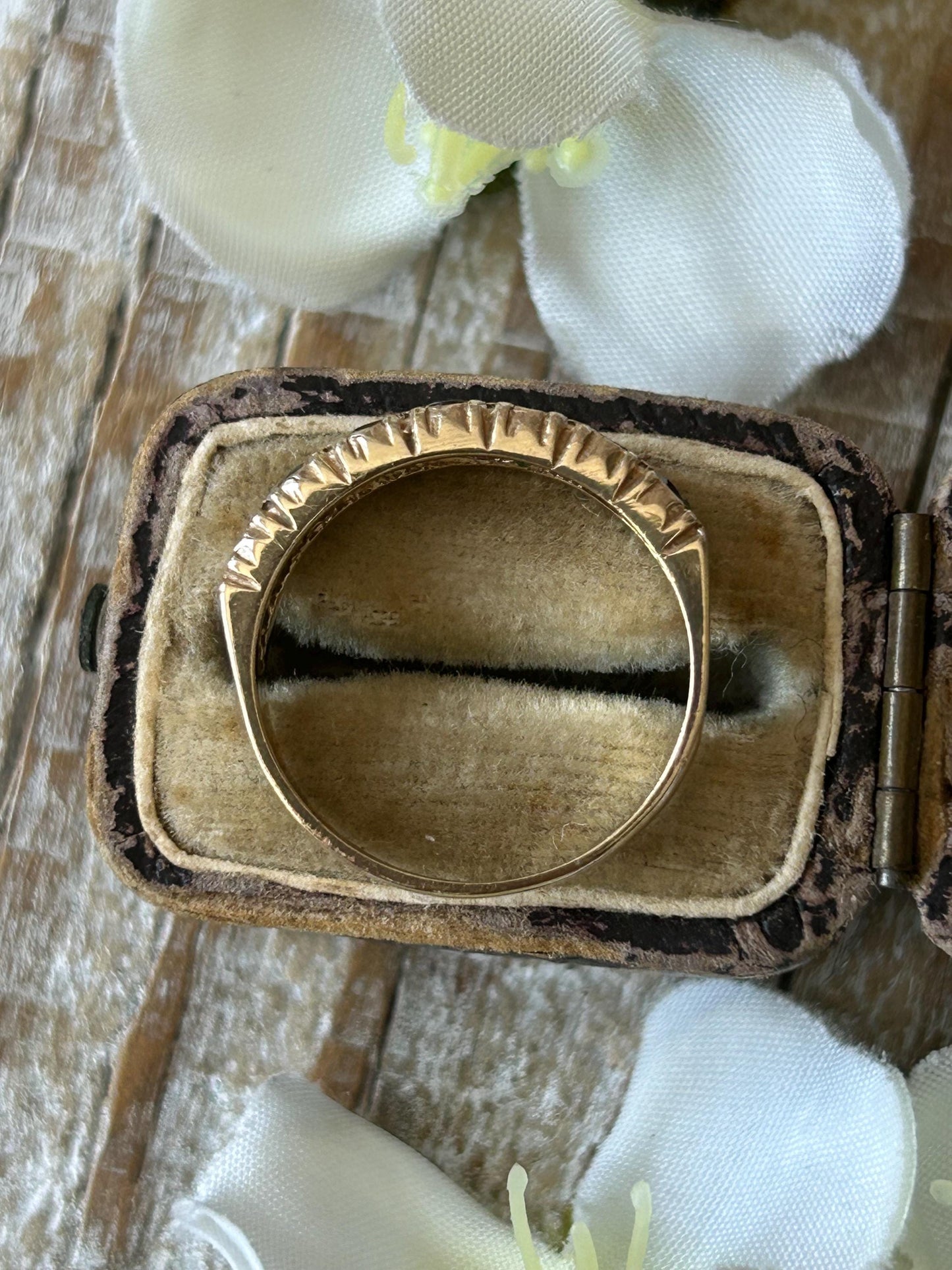 Vintage DEAREST Acrostic Gemstone Ring 9 Carat Yellow Gold 1988