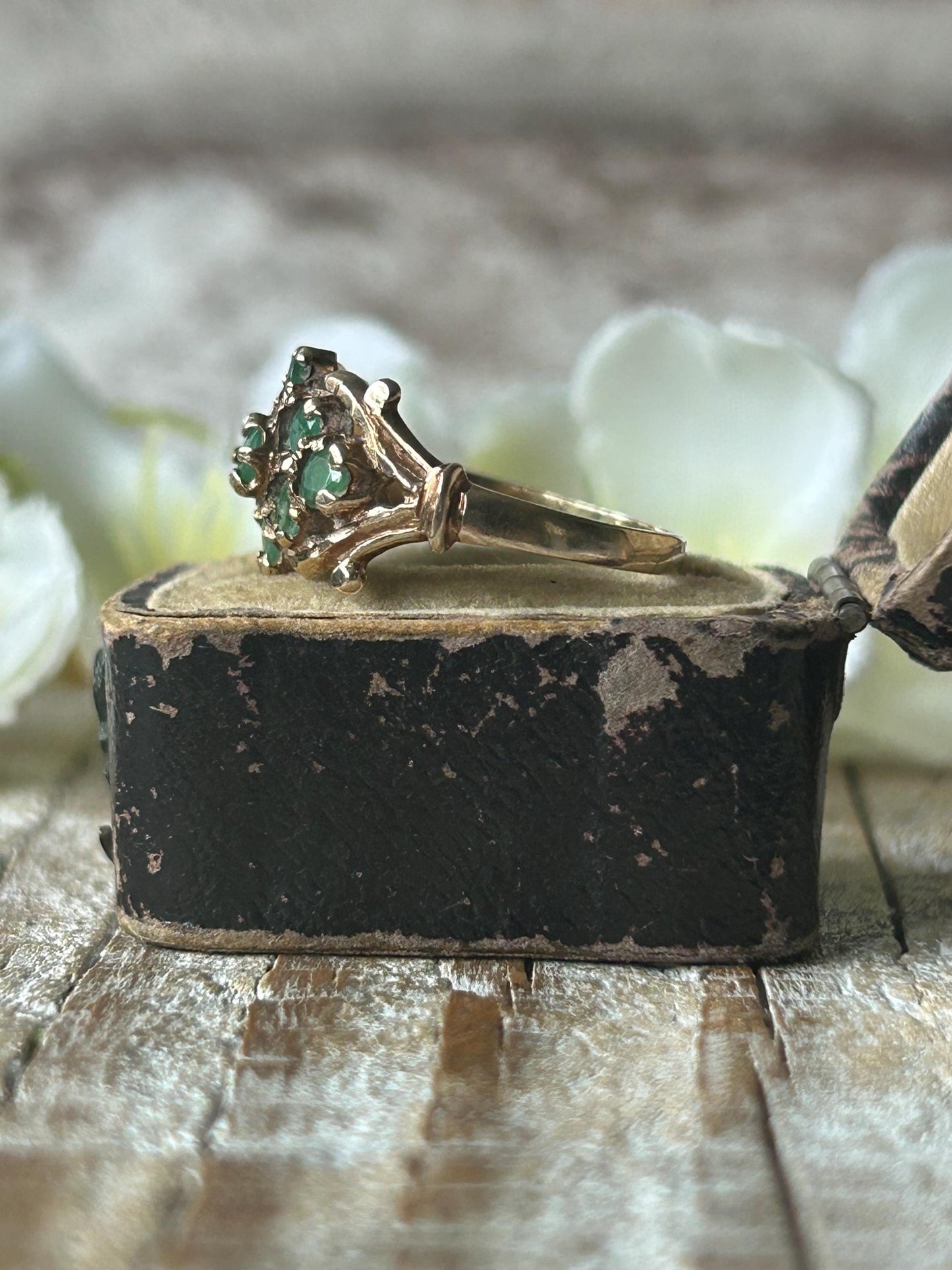 Vintage Ornate Emerald Floral Cluster Ring 9 Carat Yellow Gold 1977