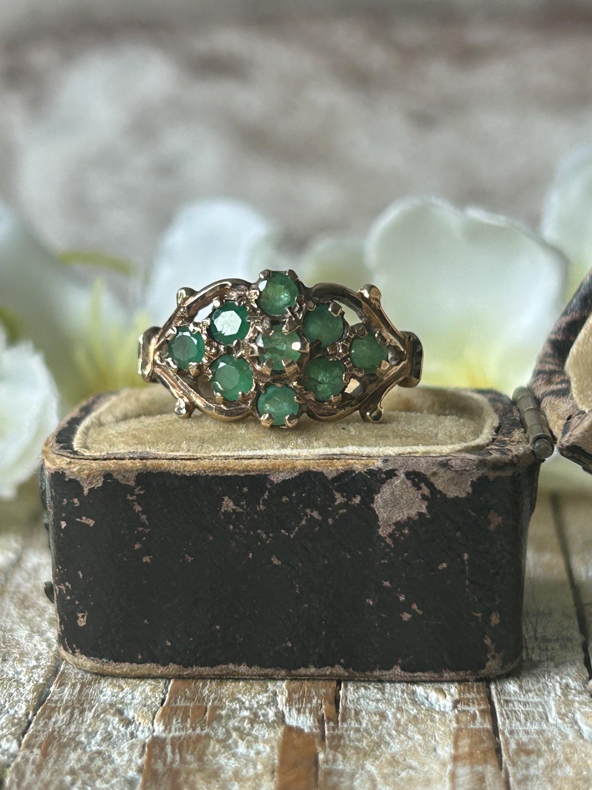 Vintage Ornate Emerald Floral Cluster Ring 9 Carat Yellow Gold 1977