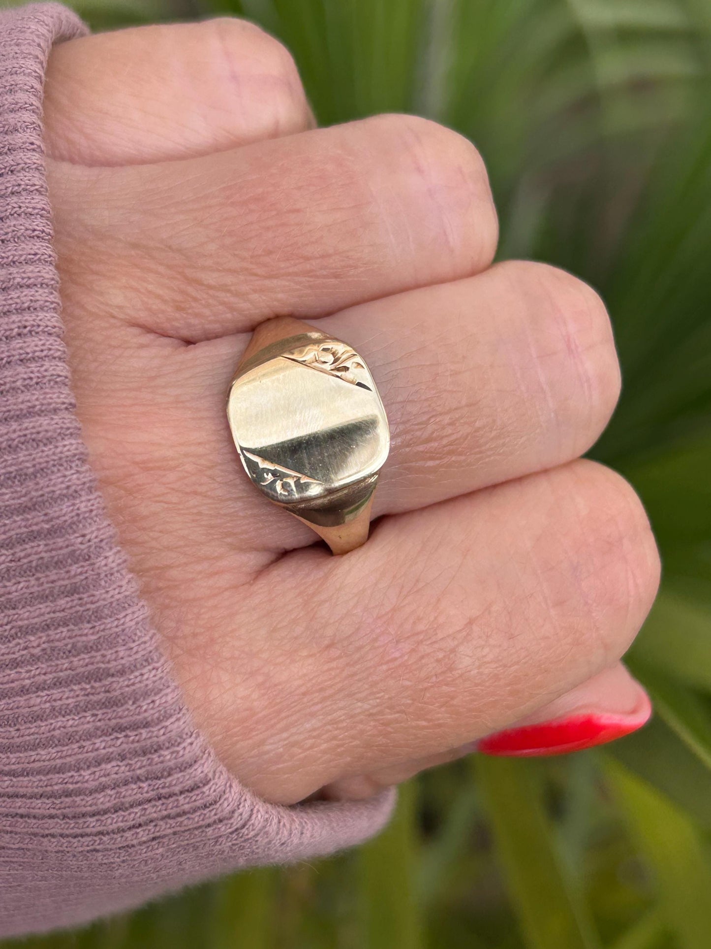 Vintage Square Engraved Signet Ring 9 Carat Yellow Gold 1987