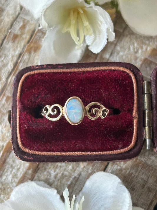 Vintage Ornate Opal Solitaire Ring 9 Carat Yellow Gold 1985