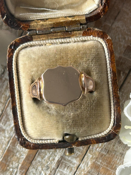 Antique Art Deco Shield Signet Ring 9 Carat Yellow Gold 1931