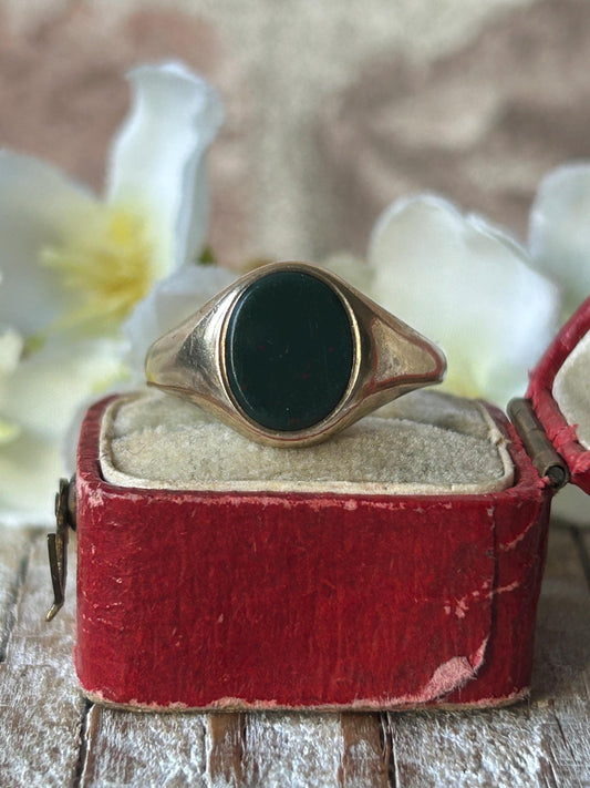 Vintage Oval Bloodstone Signet Ring 9 Carat Yellow Gold 1968