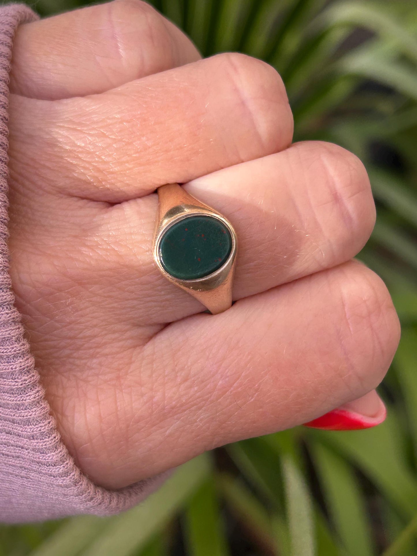 Vintage Oval Bloodstone Signet Ring 9 Carat Yellow Gold 1968