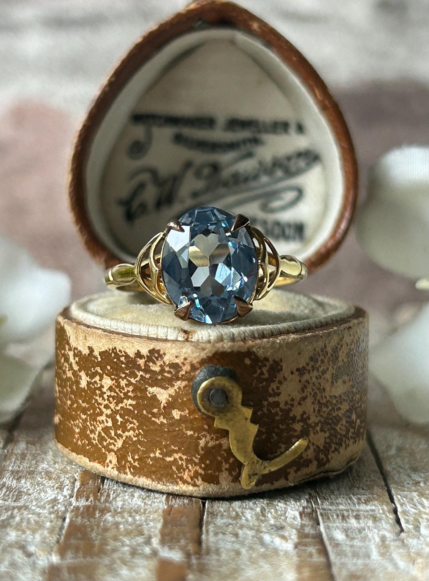 Vintage Blue Spinel Solitaire Ring 9 Carat Yellow Gold