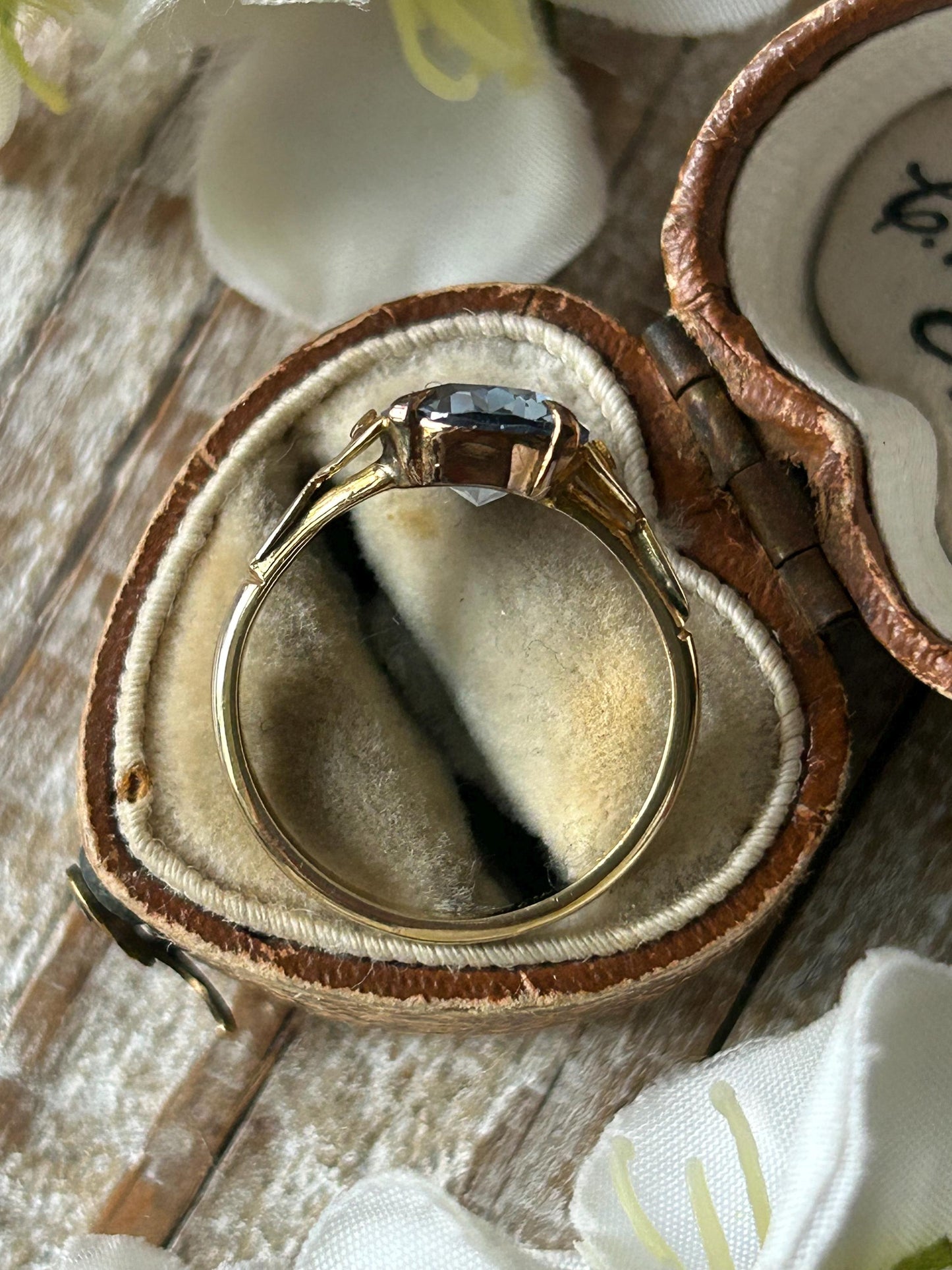 Vintage Blue Spinel Solitaire Ring 9 Carat Yellow Gold