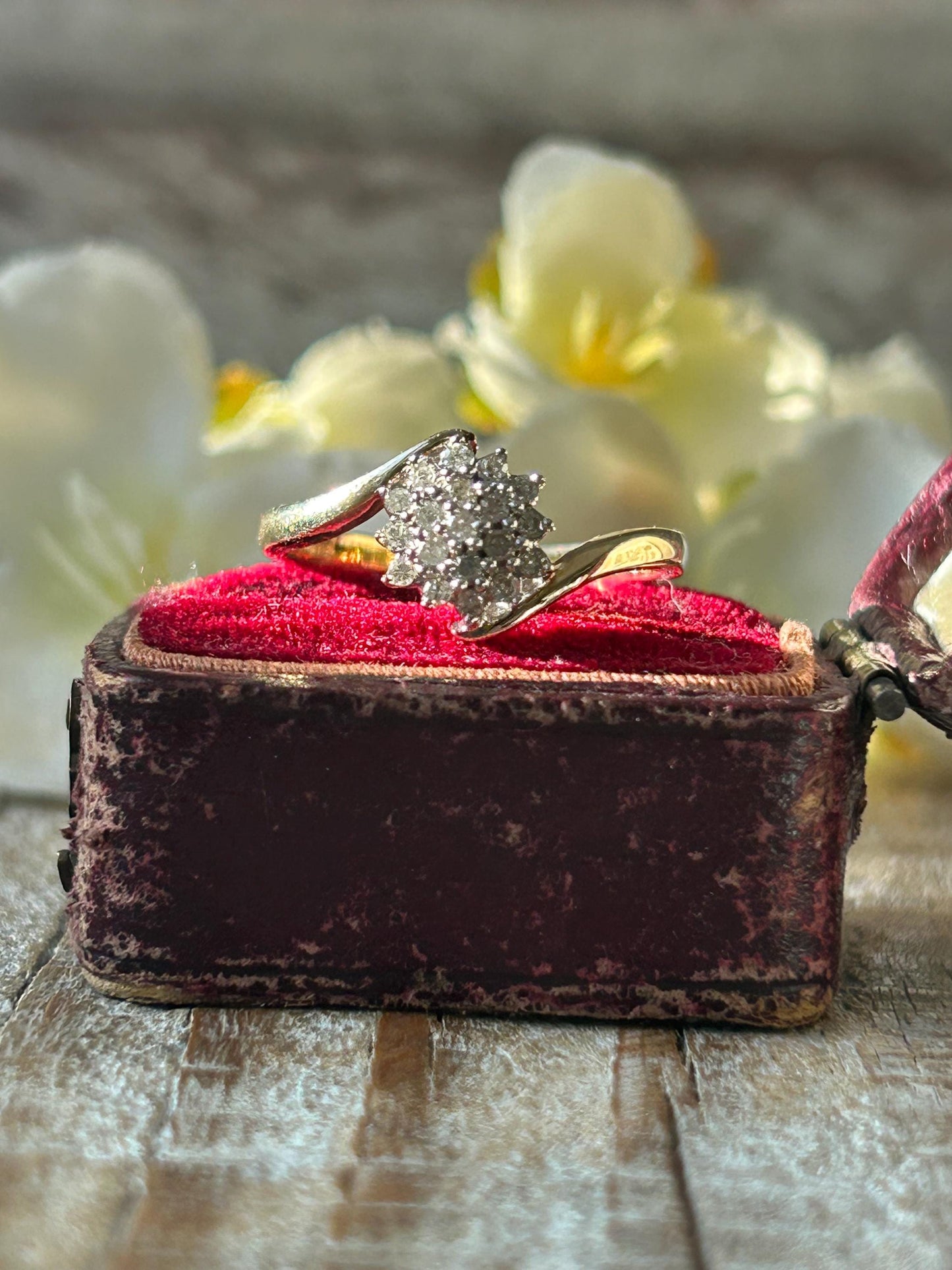 Vintage Diamond Cluster Ring 9 Carat Yellow Gold 0.15ct